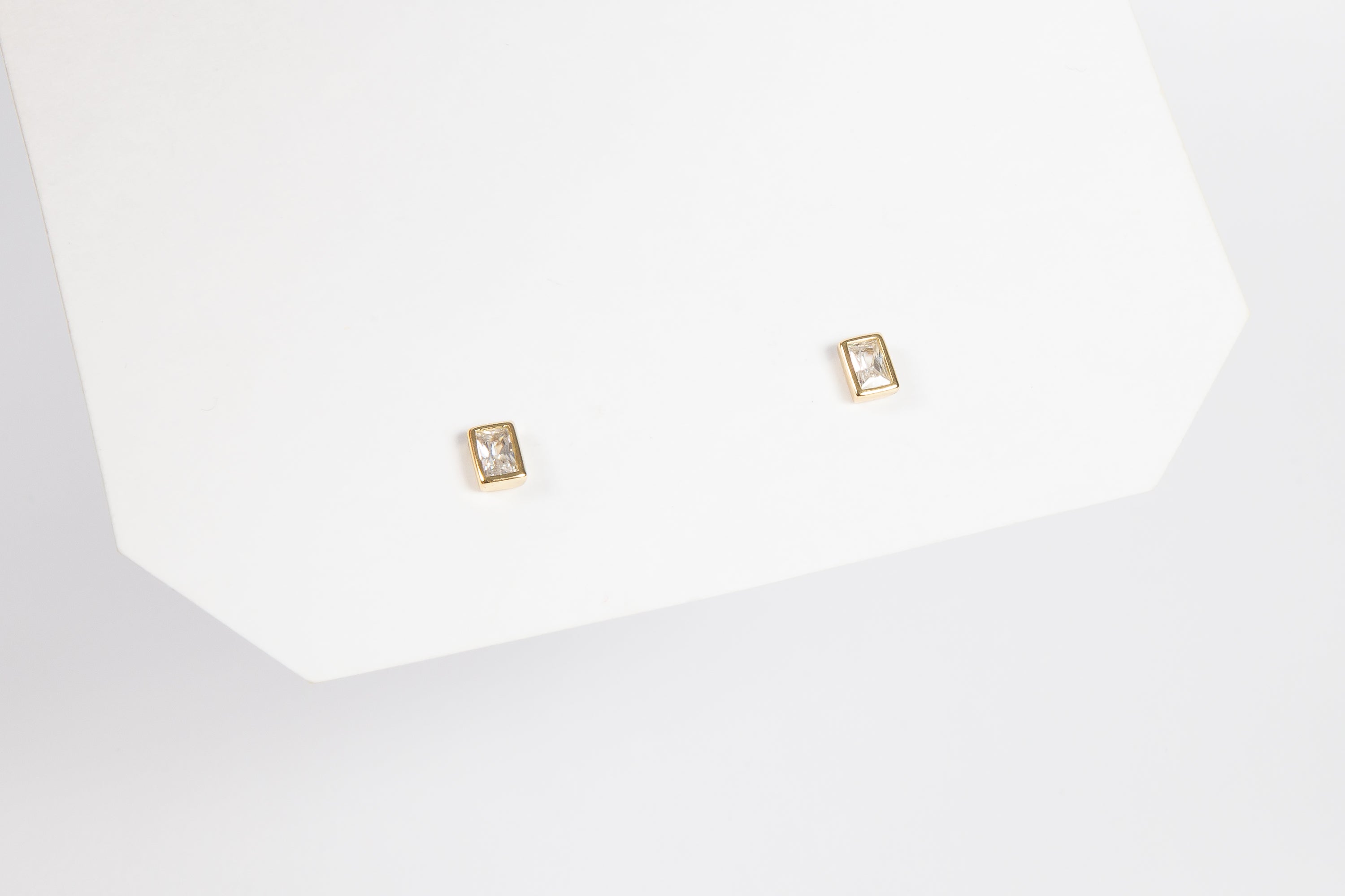 Aro Rishka Cz Micro Stud