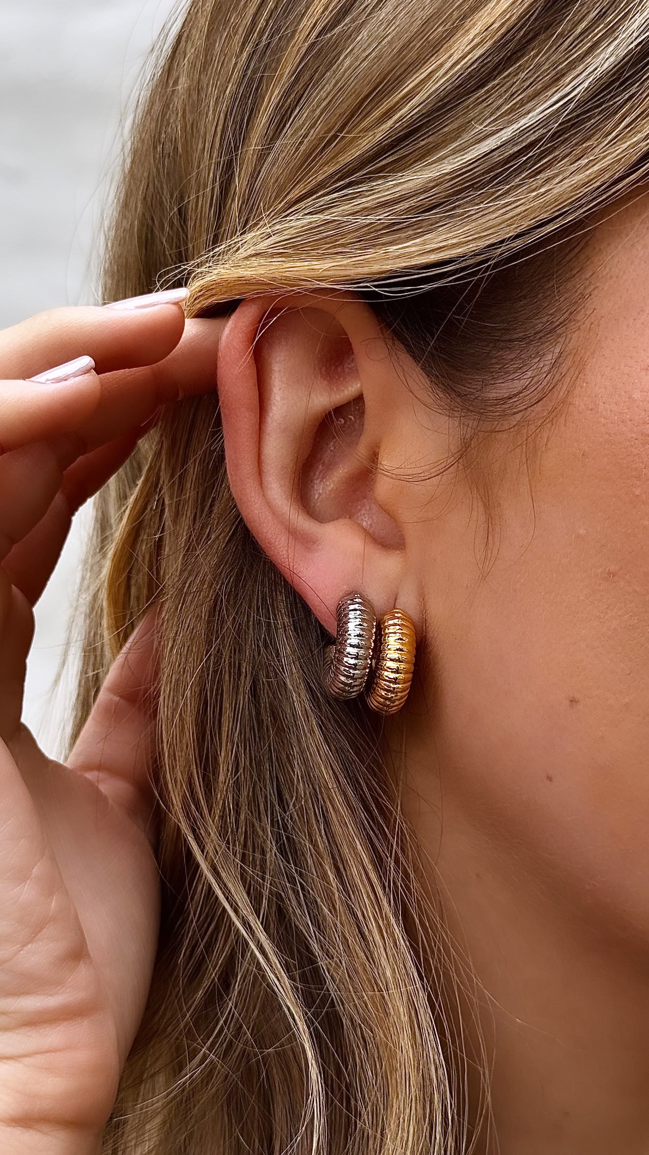 Aro Shinny Chunky Twisted Hoop