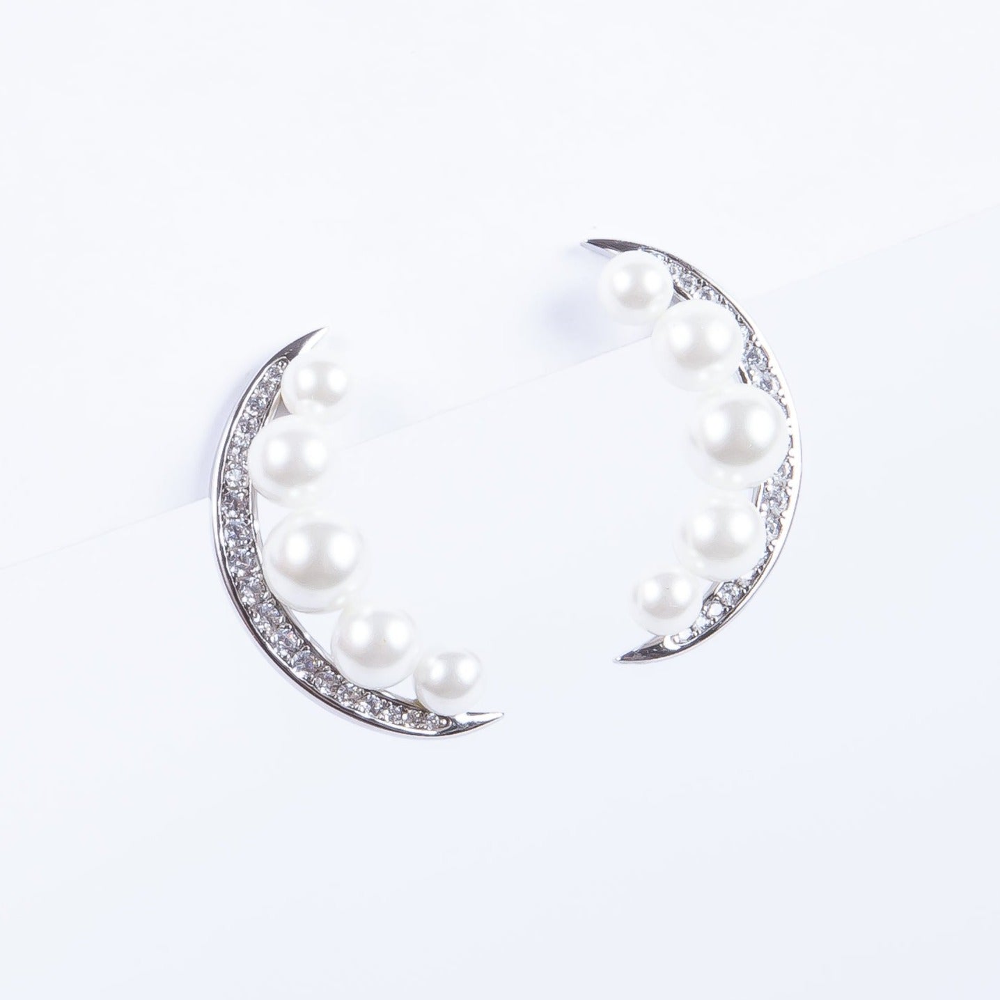 Aro Pearl Semi Moon