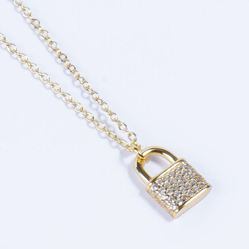 Collar Sliding CZ Lock