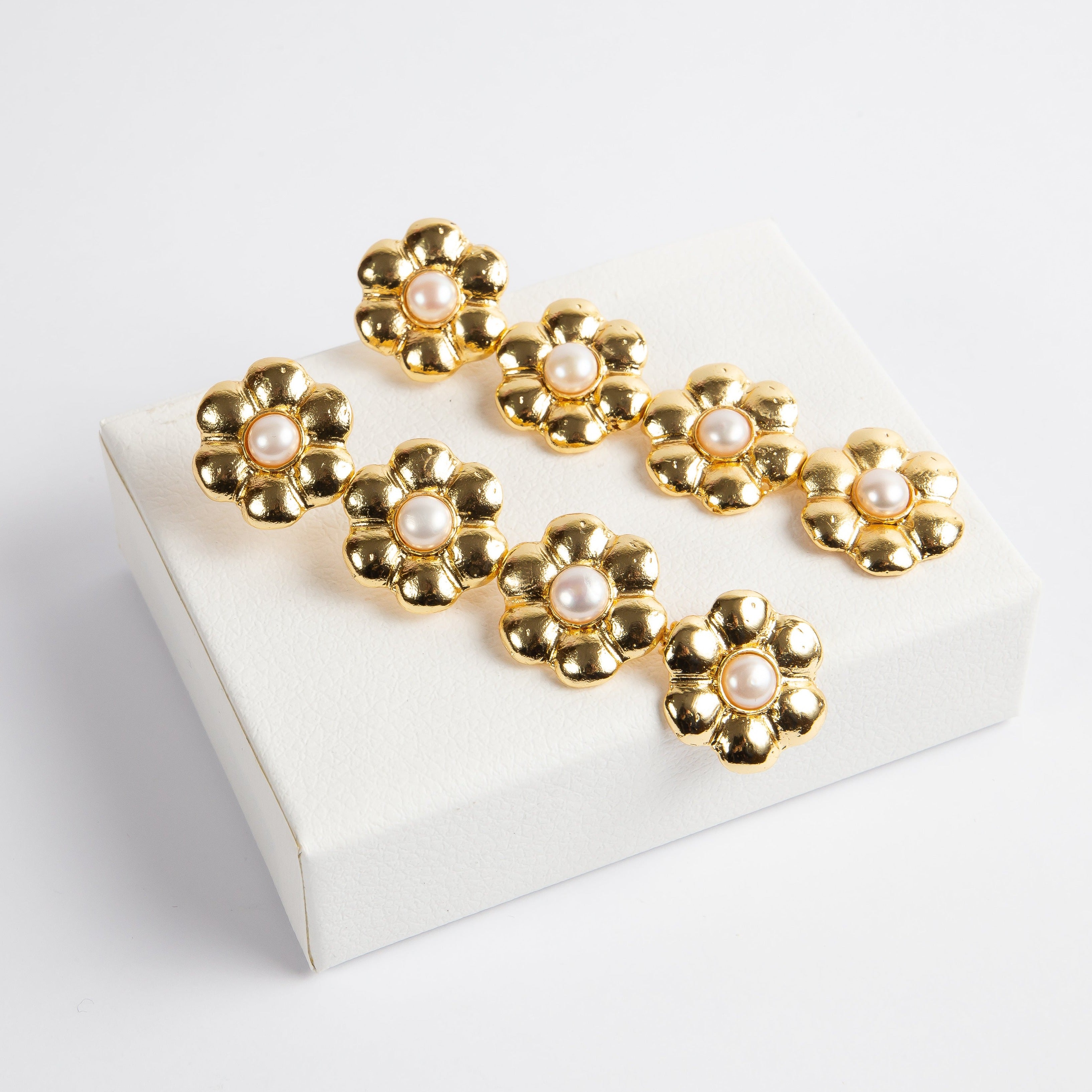 Aro Greek Daisy Cascade