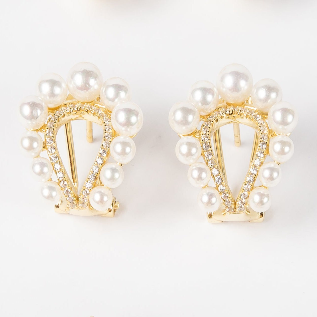 Aro Hollow Drop Pearl Clip