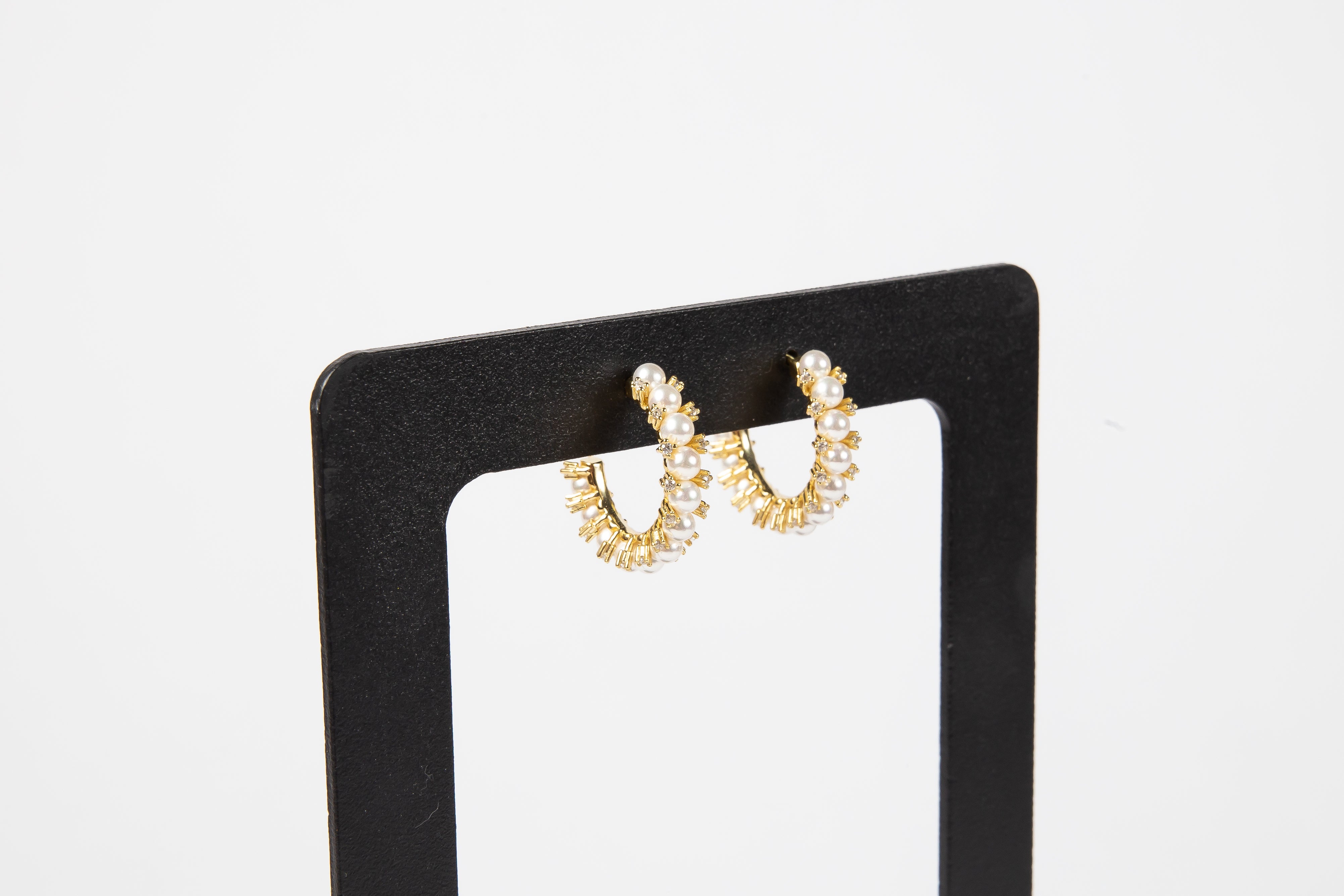 Aro Pointy CZ Pearl Hoop