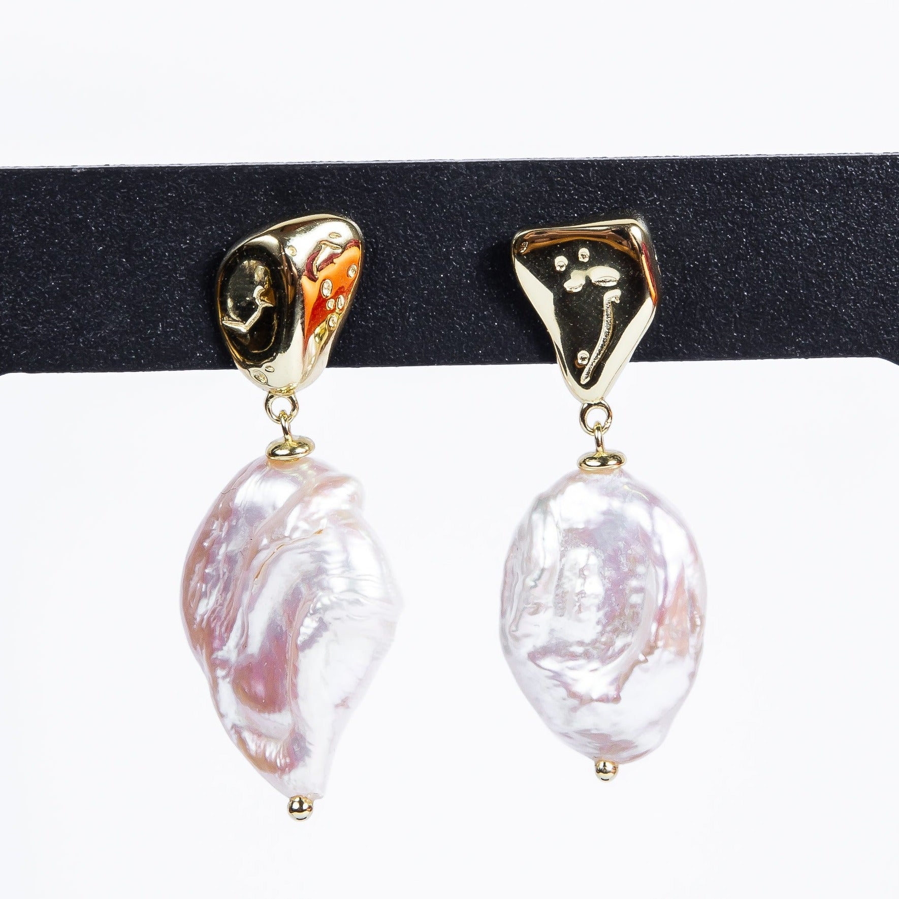 Aro Hammy Large Pearl Stud