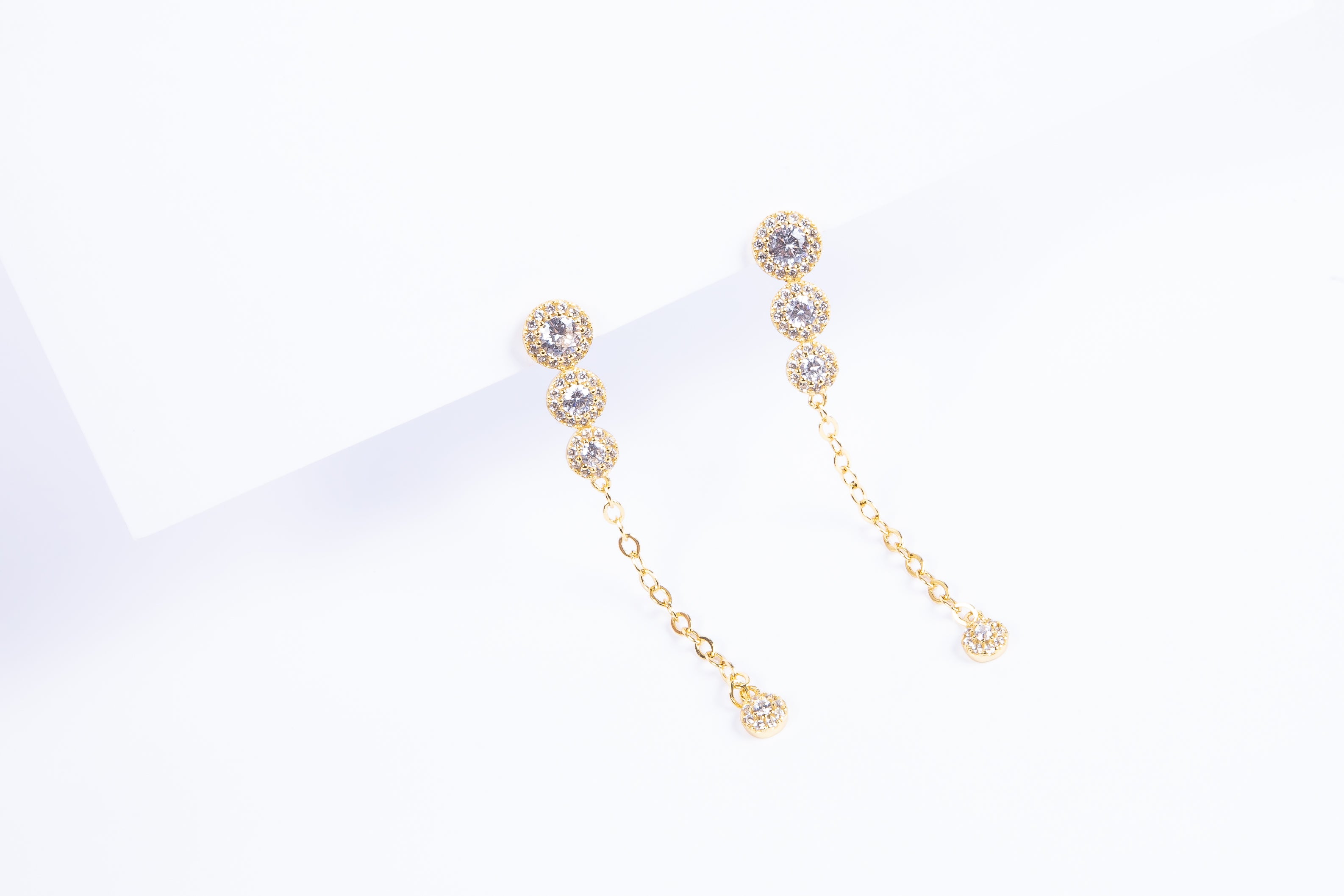 Aro 3 round CZ chain