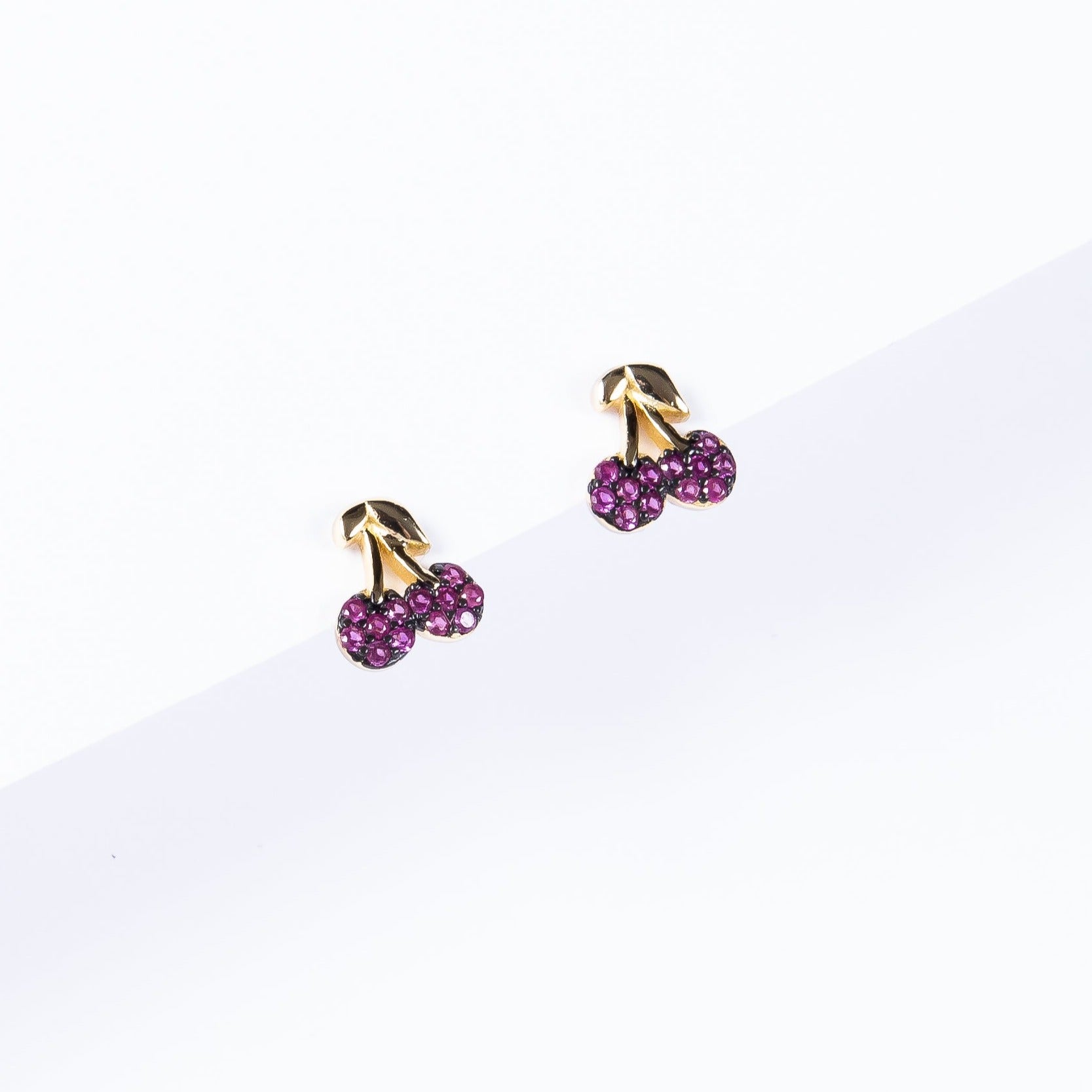 Aro Cherry Stud
