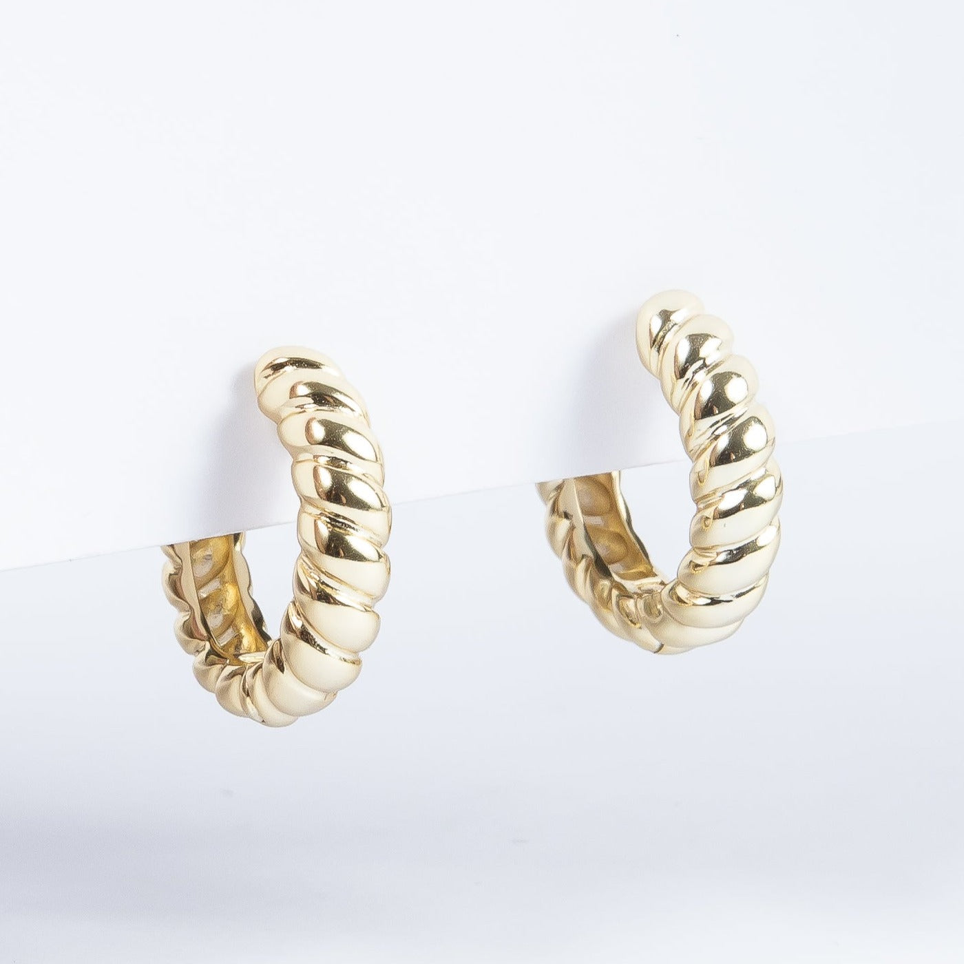 Aro Twist Goldy Hoop