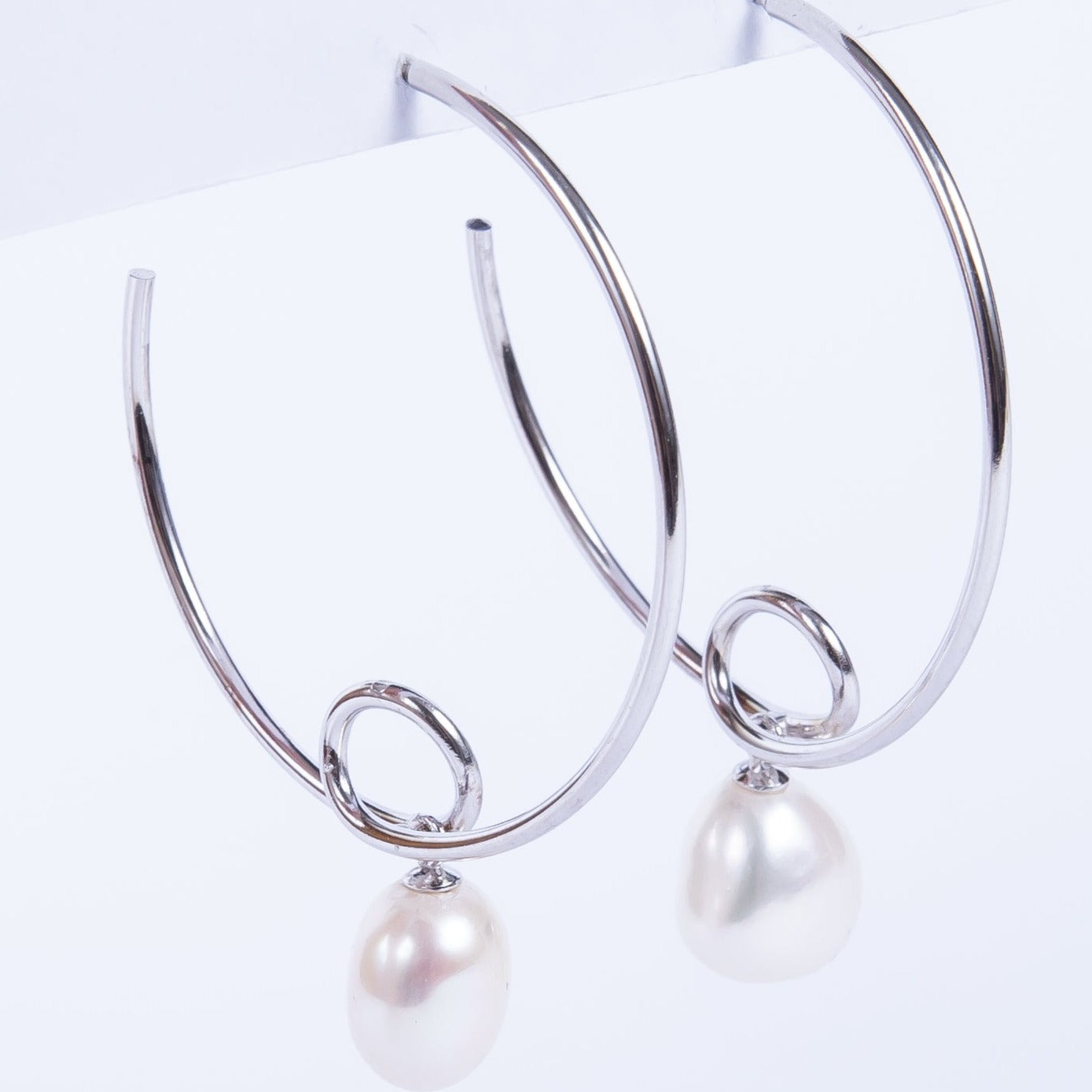 Aro Silver Upside Hoop