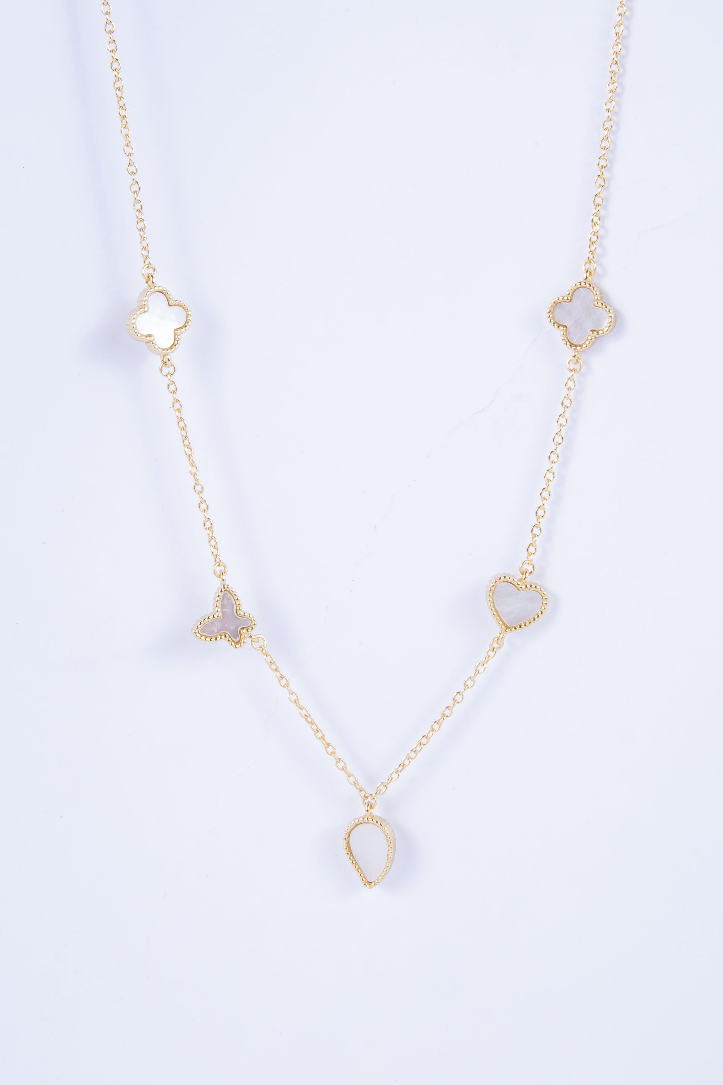 Collar Multi Charm MOP Dangle Gold