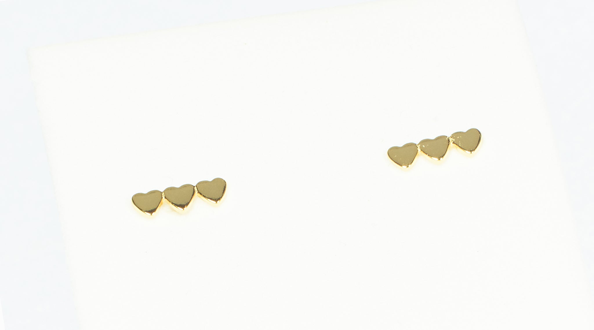 Aro Mini Trio Heart Stud