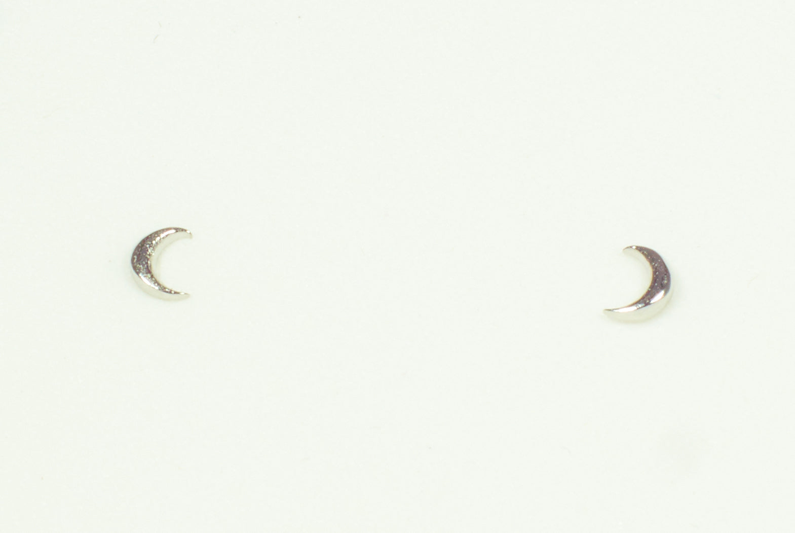 Aro Micro Moon Stud