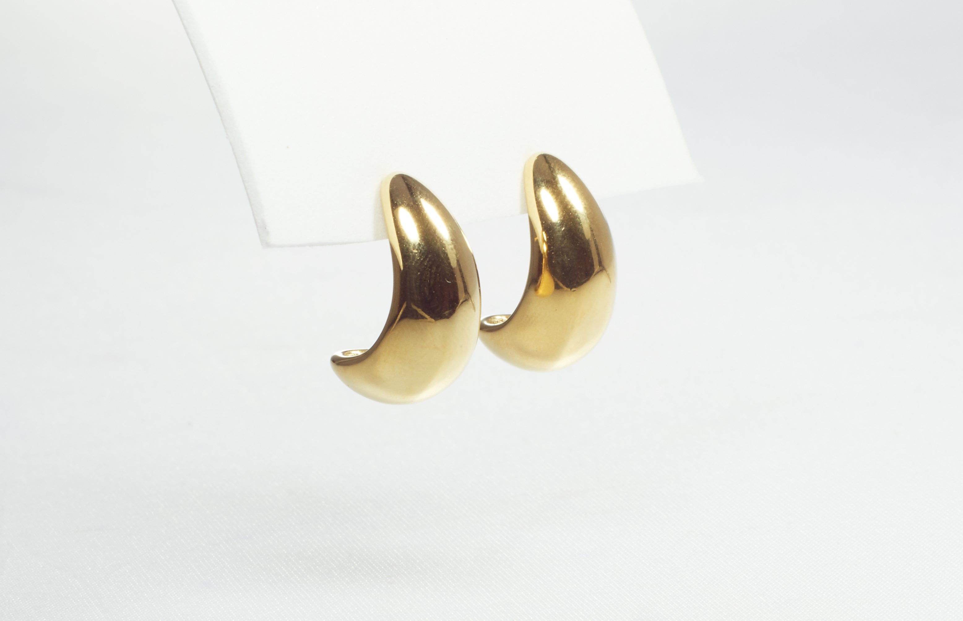 Aro Stainey Hollow Drop Small