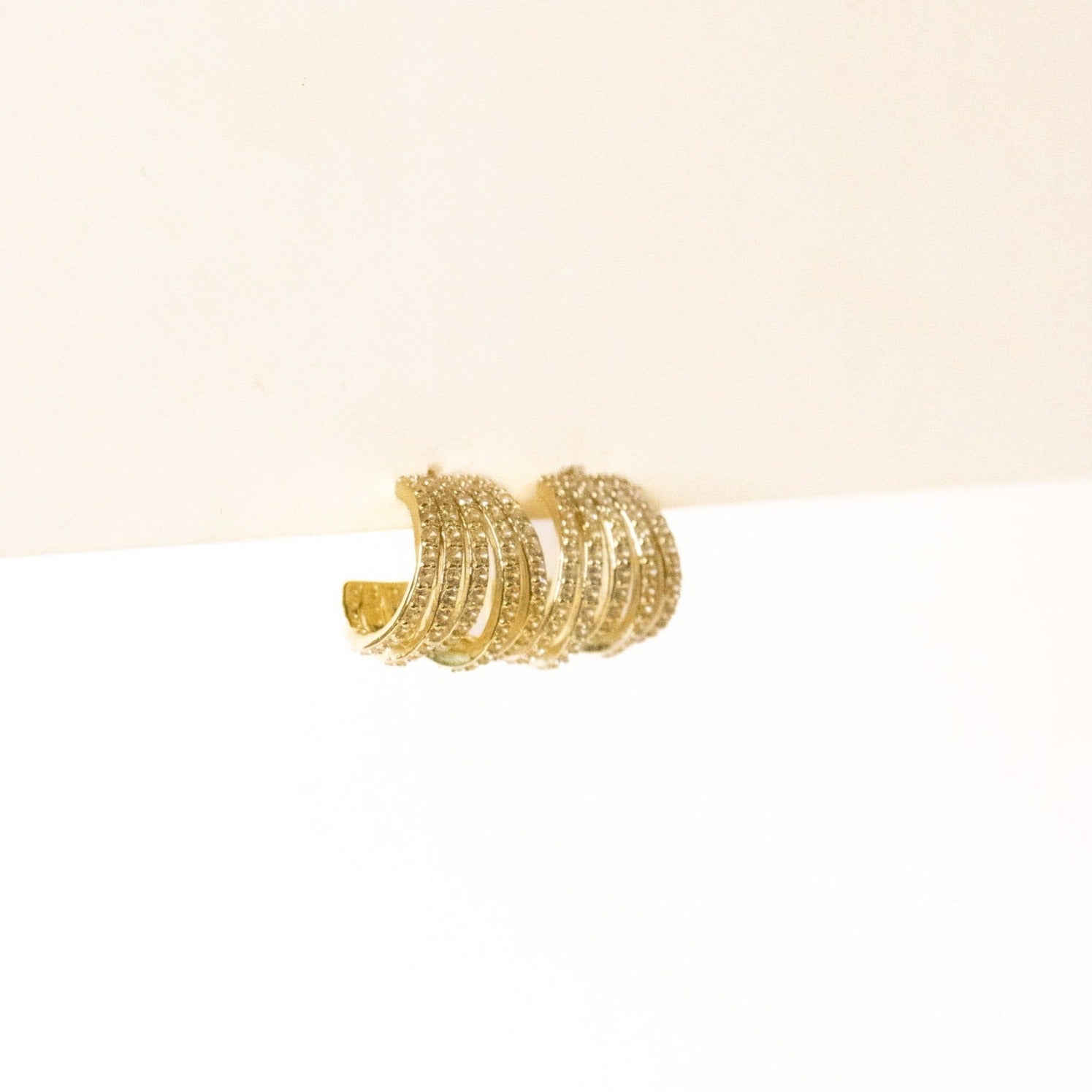 Aro 5 line Cz Stud Claw