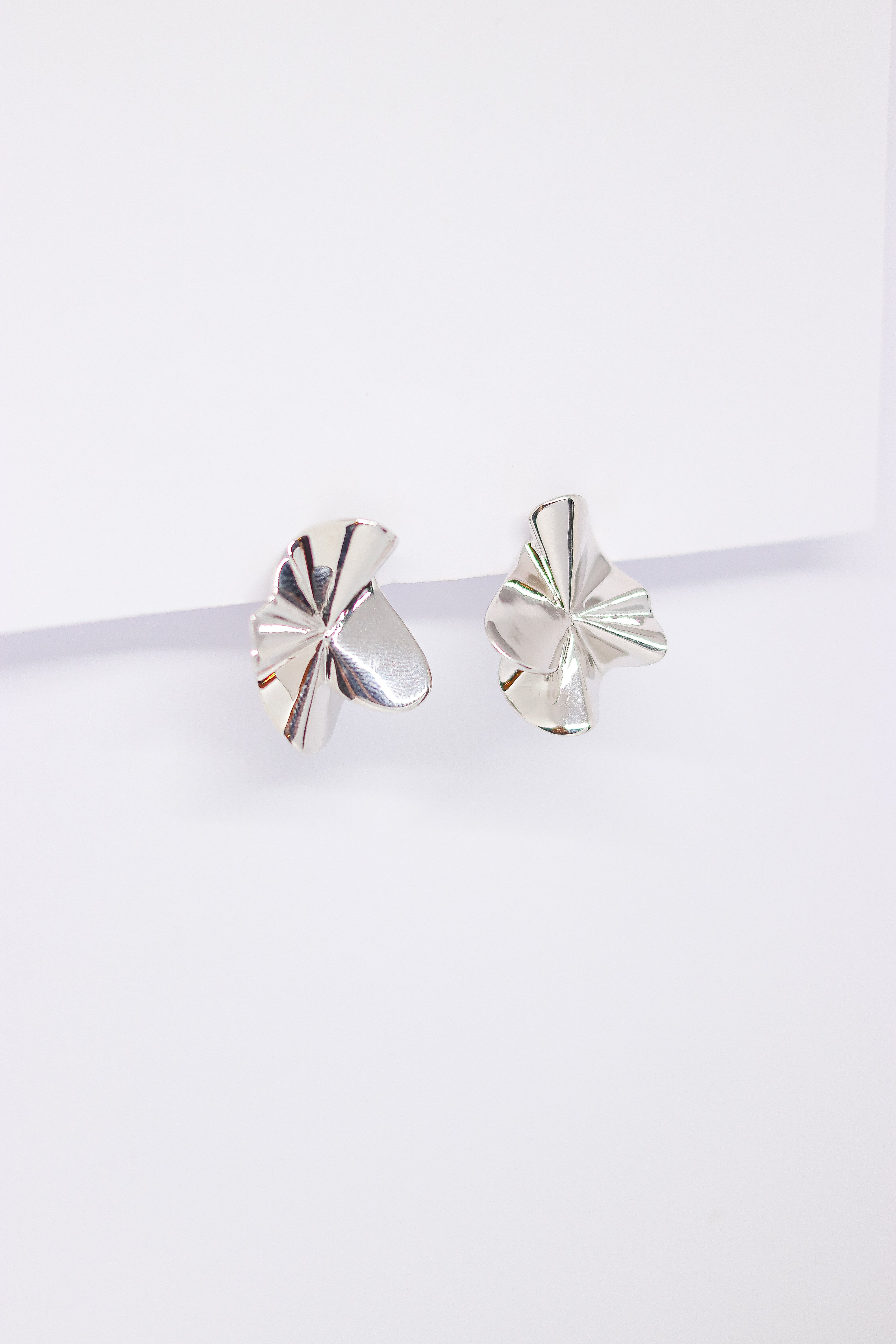 Aro Irregular Plain Fan Stud