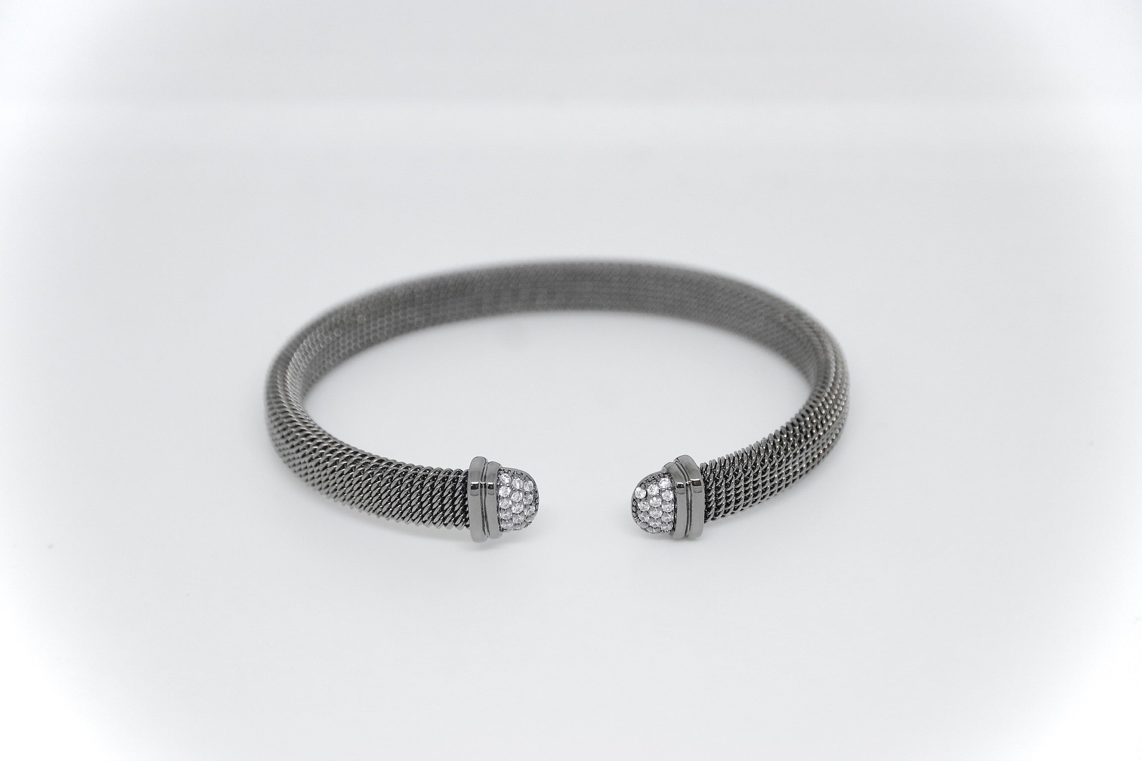 Pulsera Stainless Coil Black Cuff