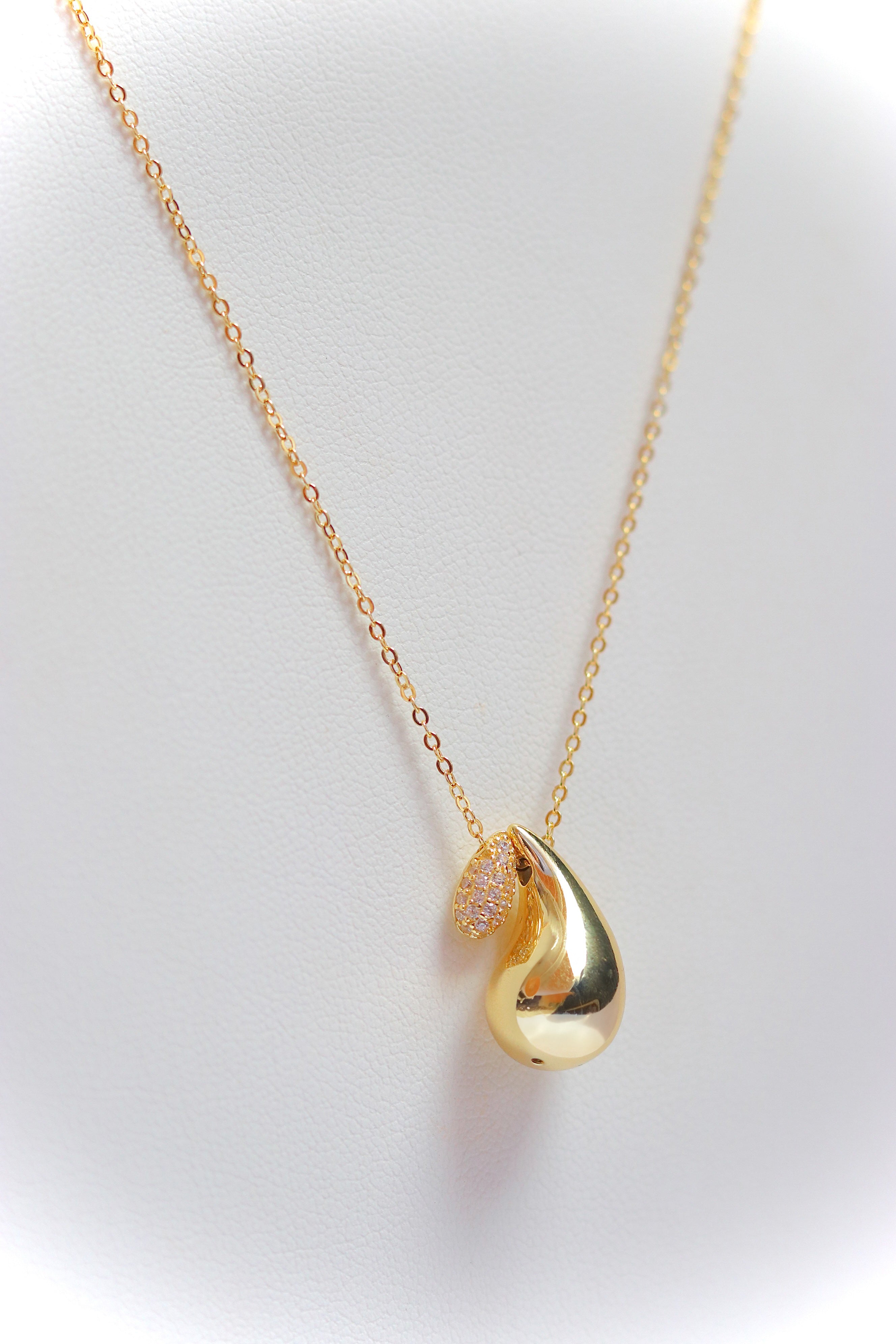 Collar Double Teardrop Necklace