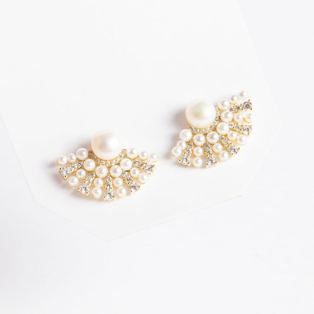 Aro Pearl & CZ Fanny Stud
