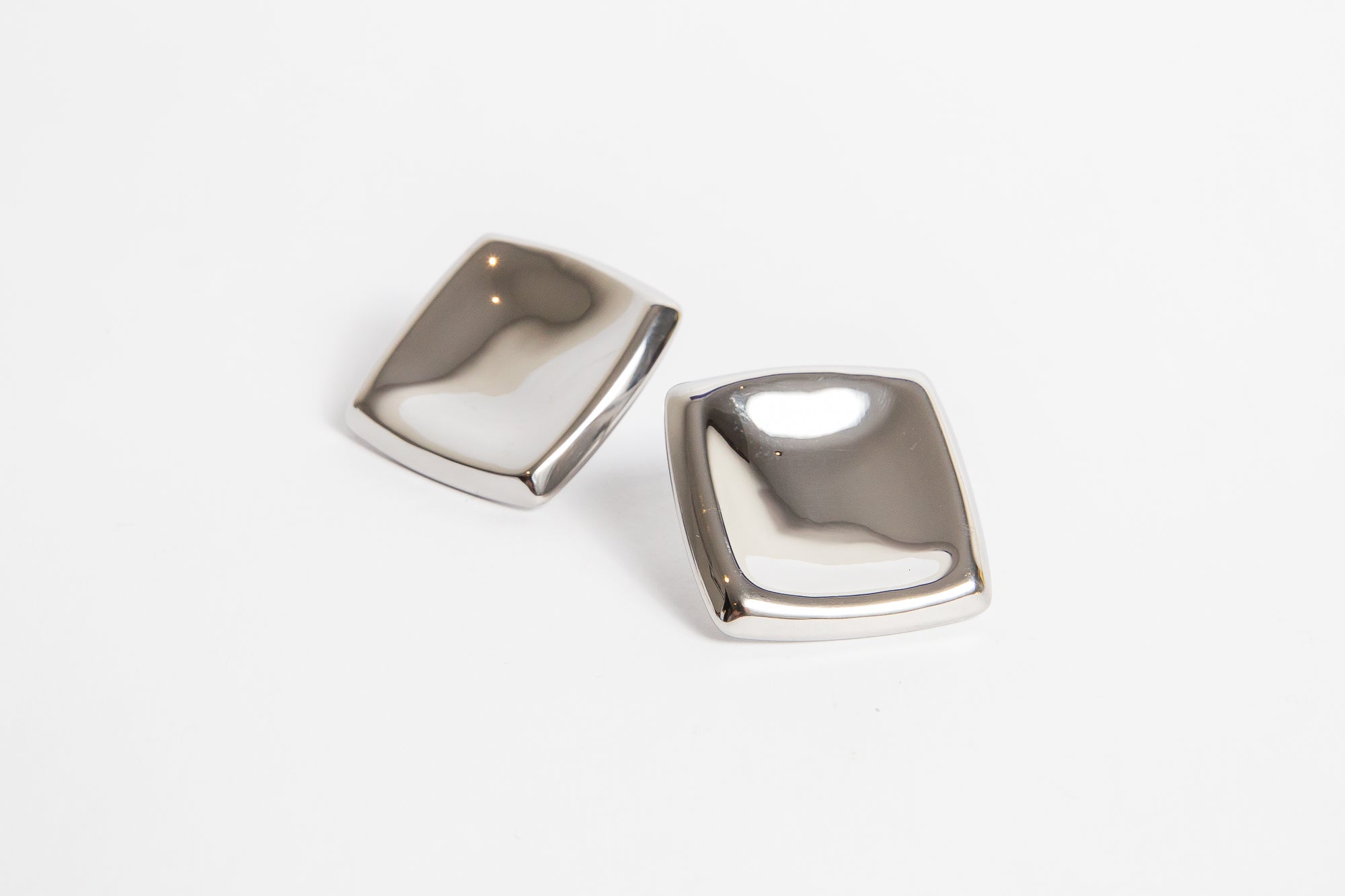 Aro Gran Cube Stud