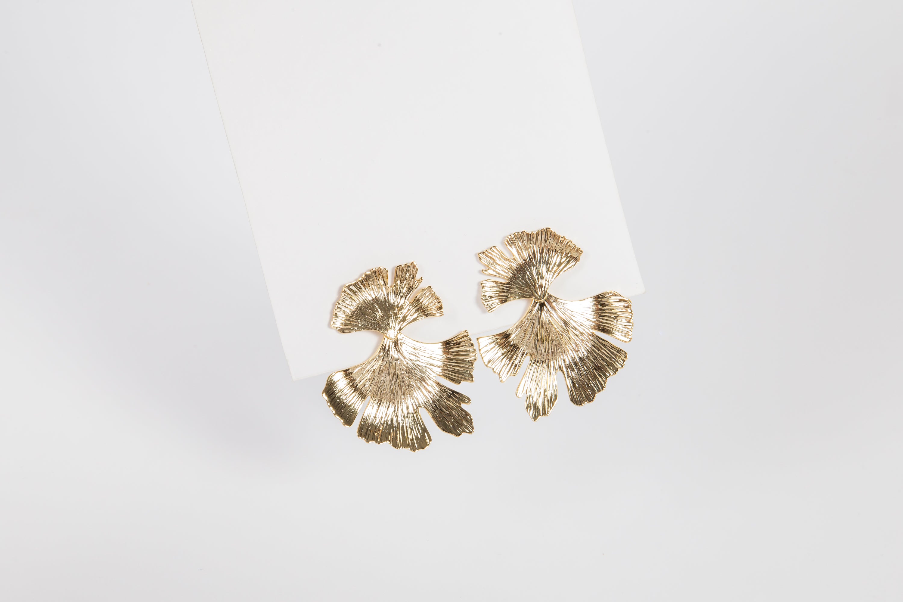 Aro Golden Leafy Leaf Med