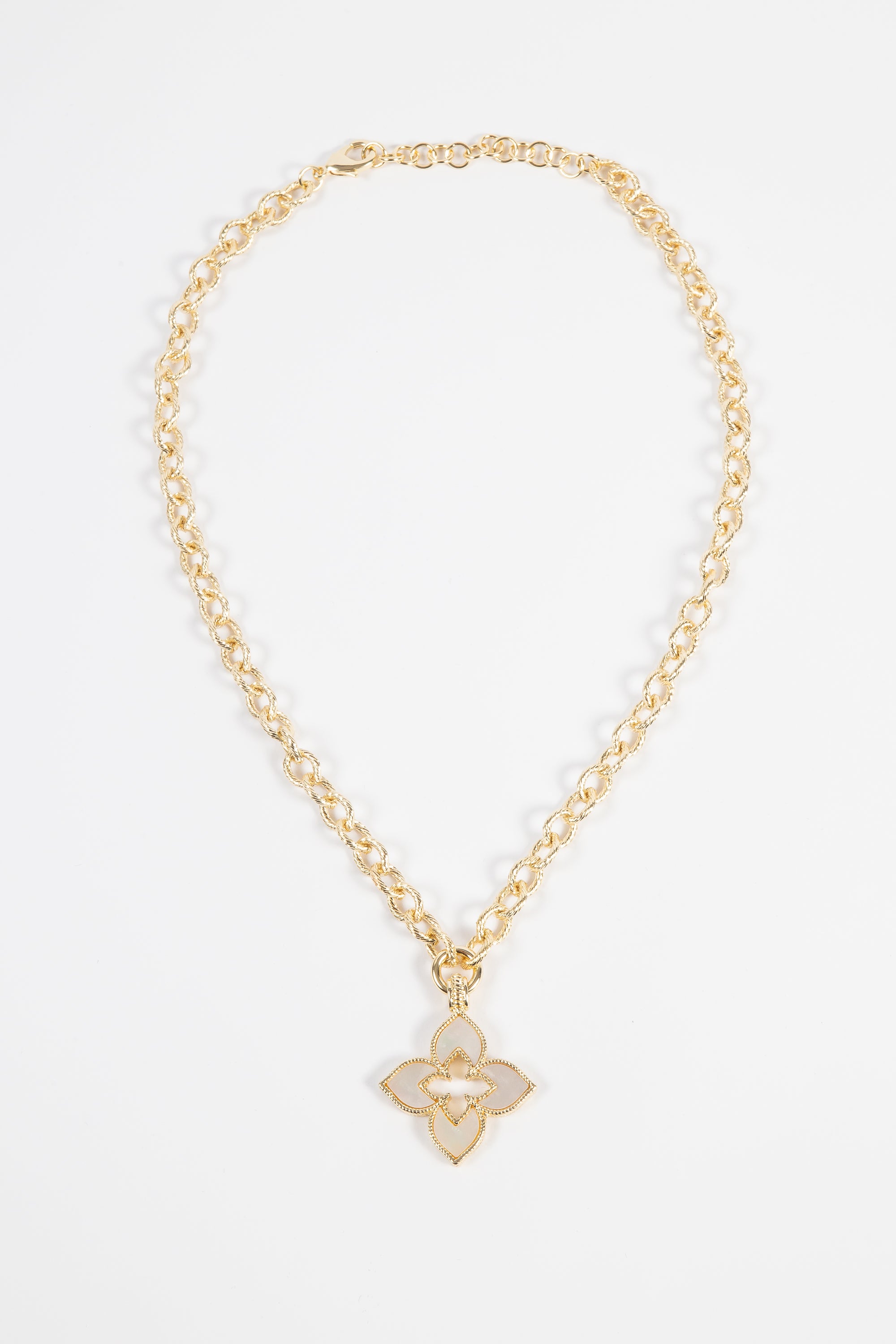 Collar Brass Gold Hollow Clover Stud