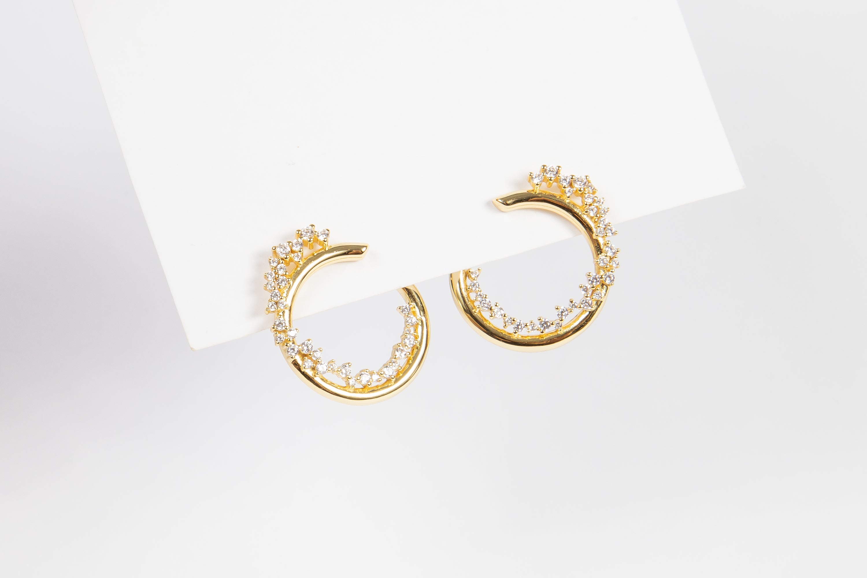 Aro Crispy Semi Circle Front Hoop