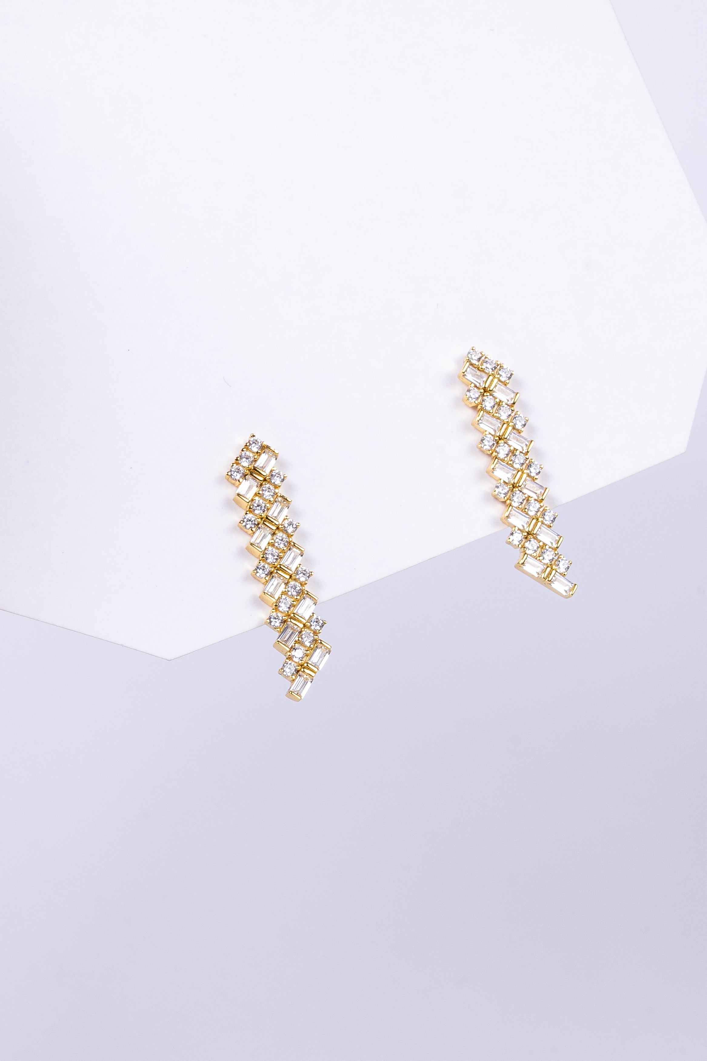 Aro New Pointy Zigzag Bagui CZ Large Stud