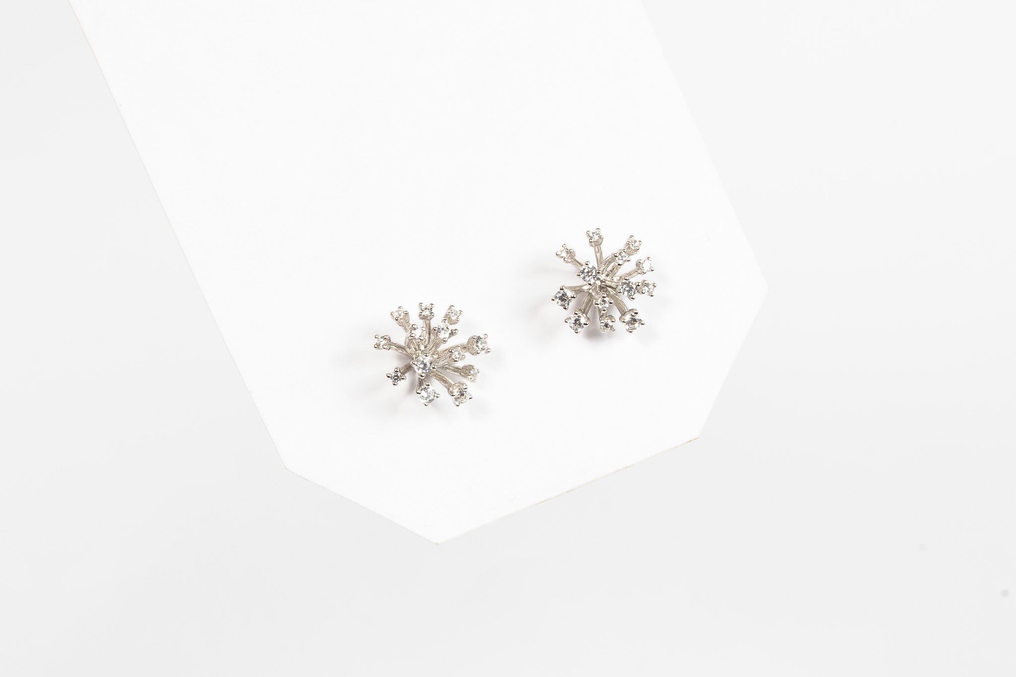 Aro Shinny Spaced Flower Silver