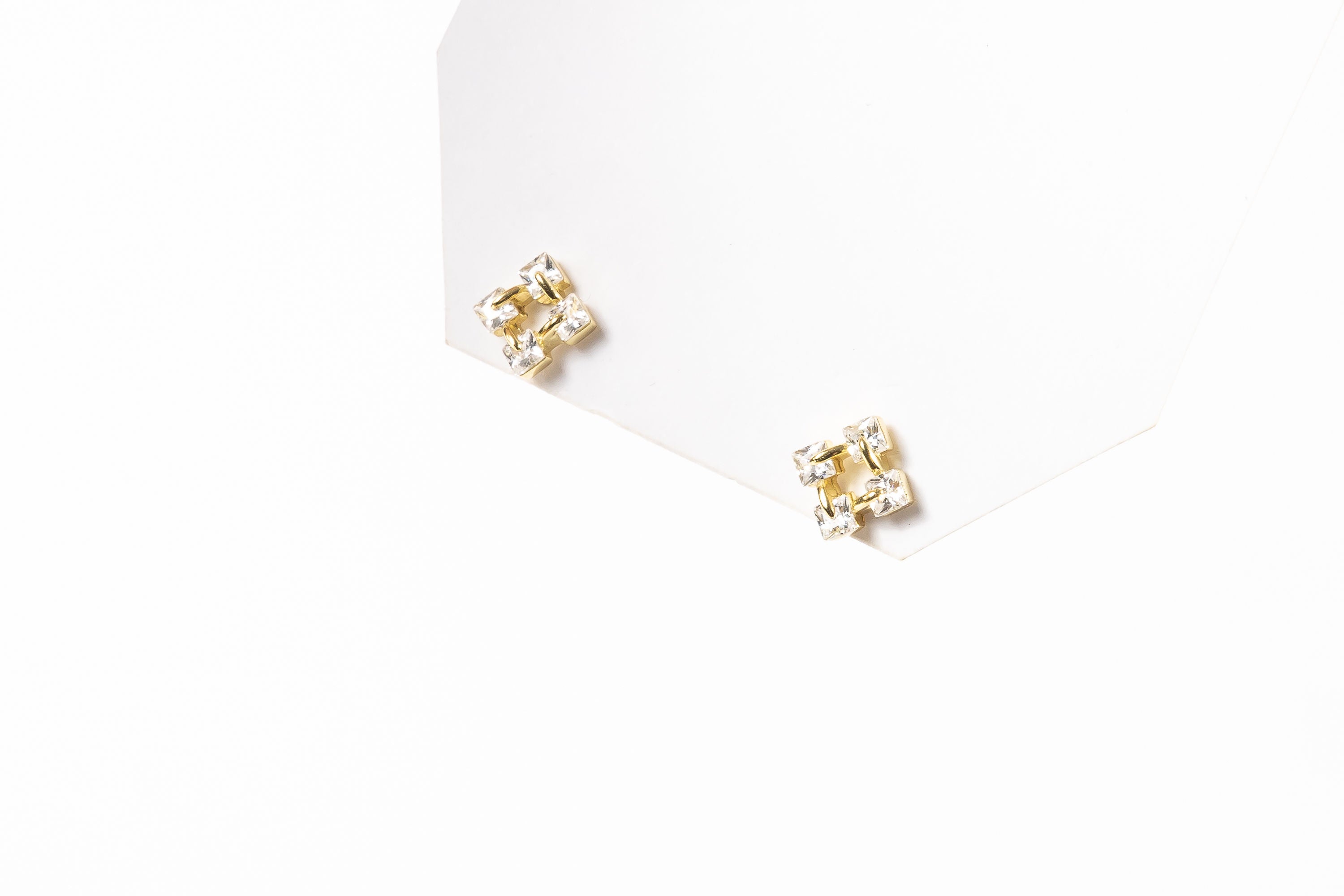 Aro Spaced Square CZ
