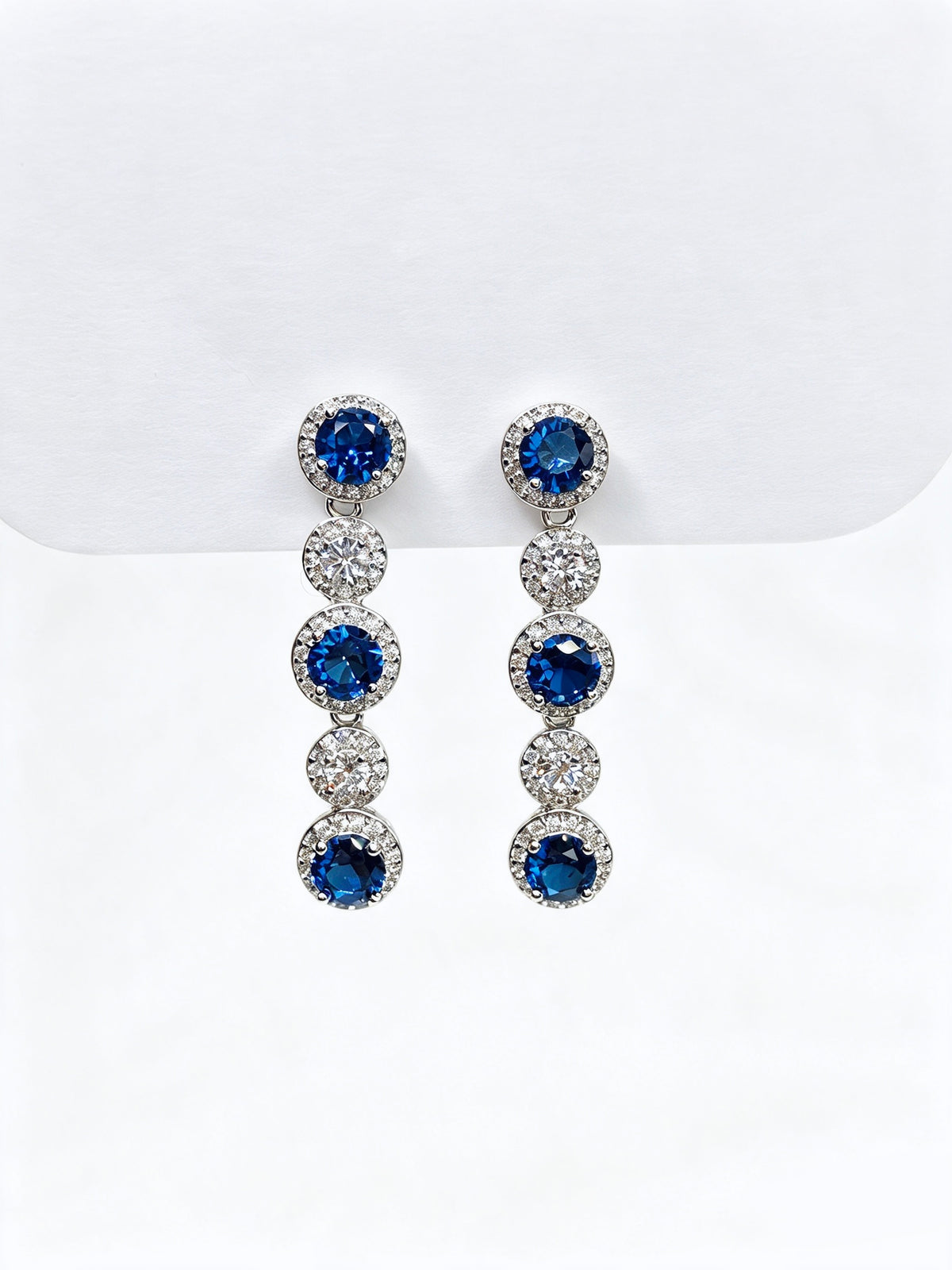 Aro 6 Round Dots Stud & Silver