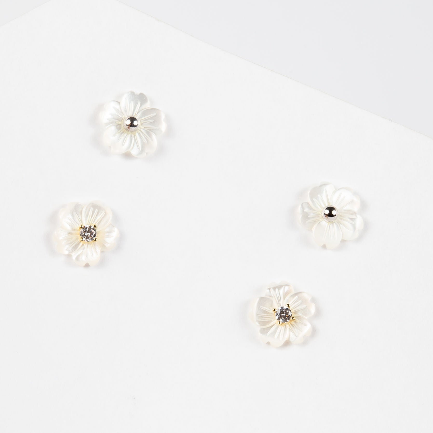 Aro New Olivia MOP Flower L