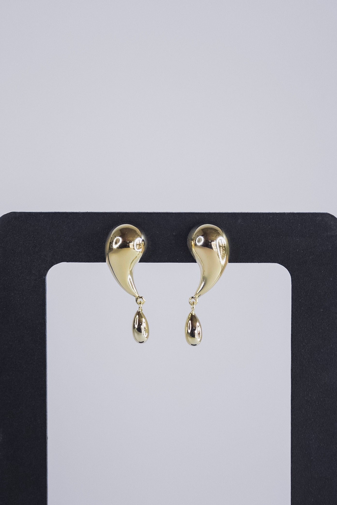 Aro Double Teardrop Stud Gold