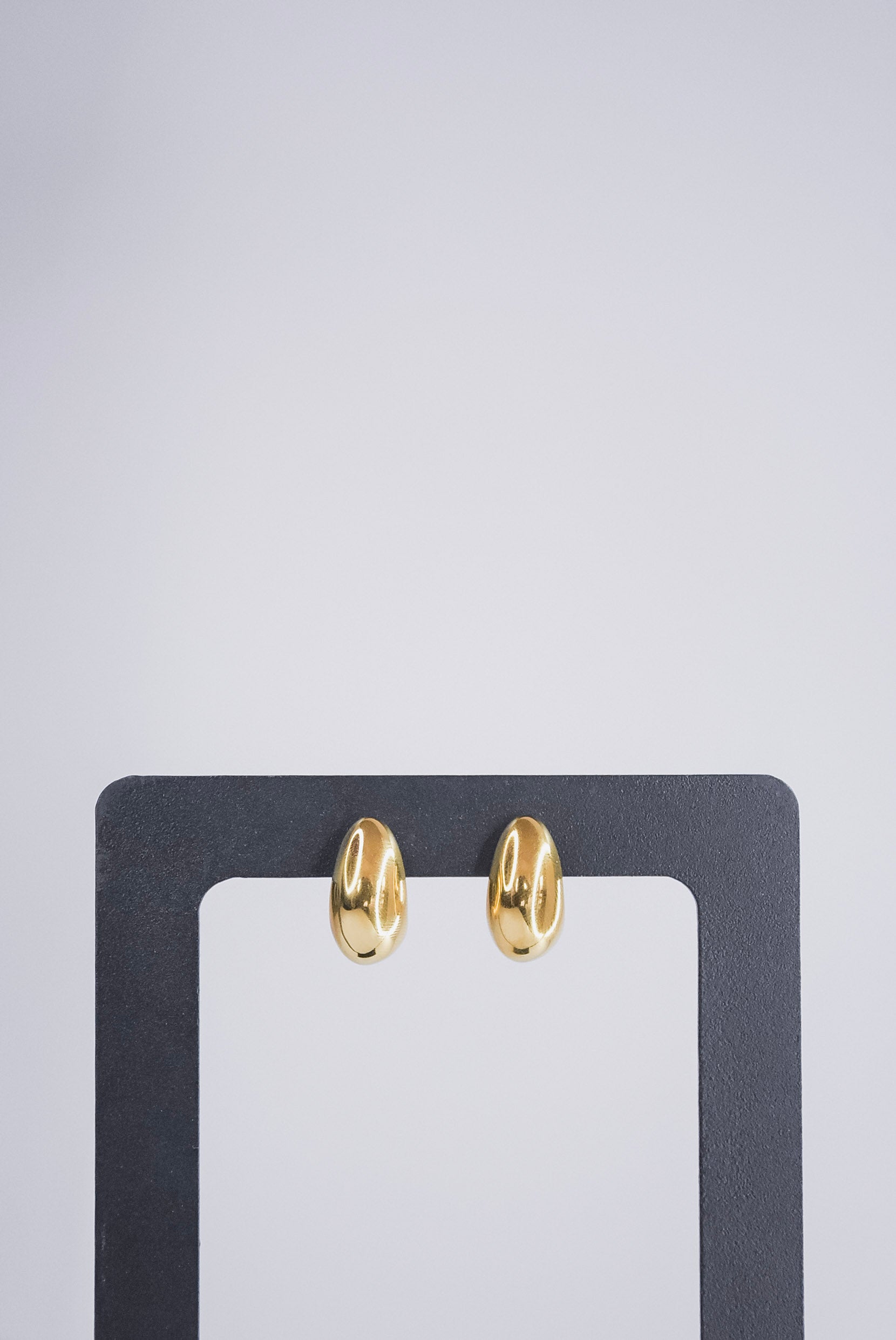 Aro Stainey Hollow Drop Small Gold