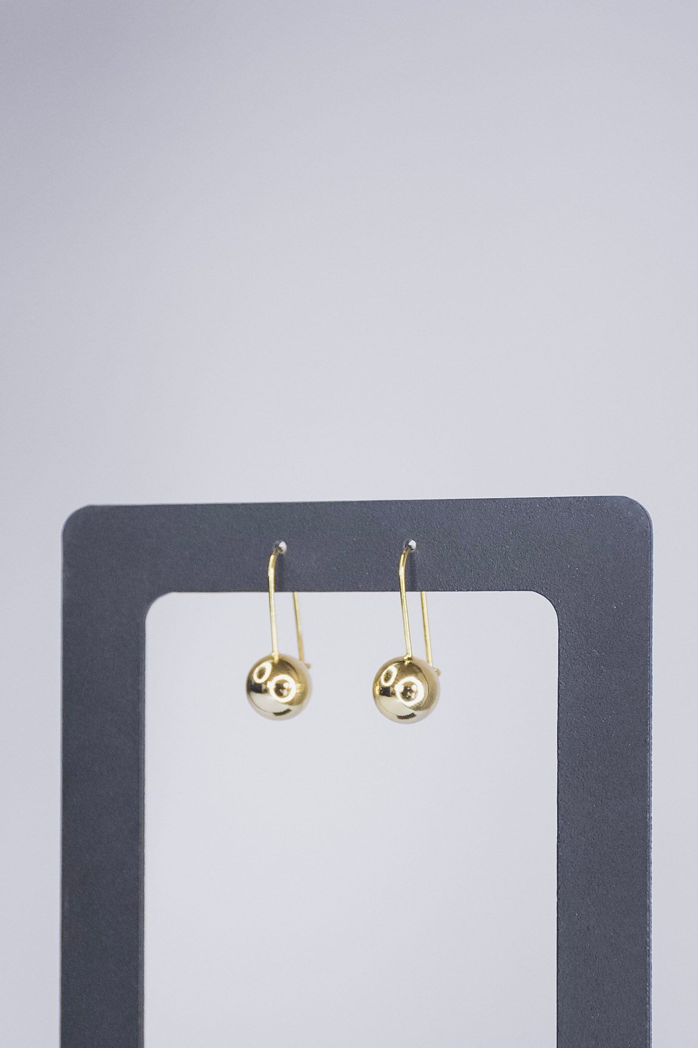 Aro Large Drop Single Ball Gold