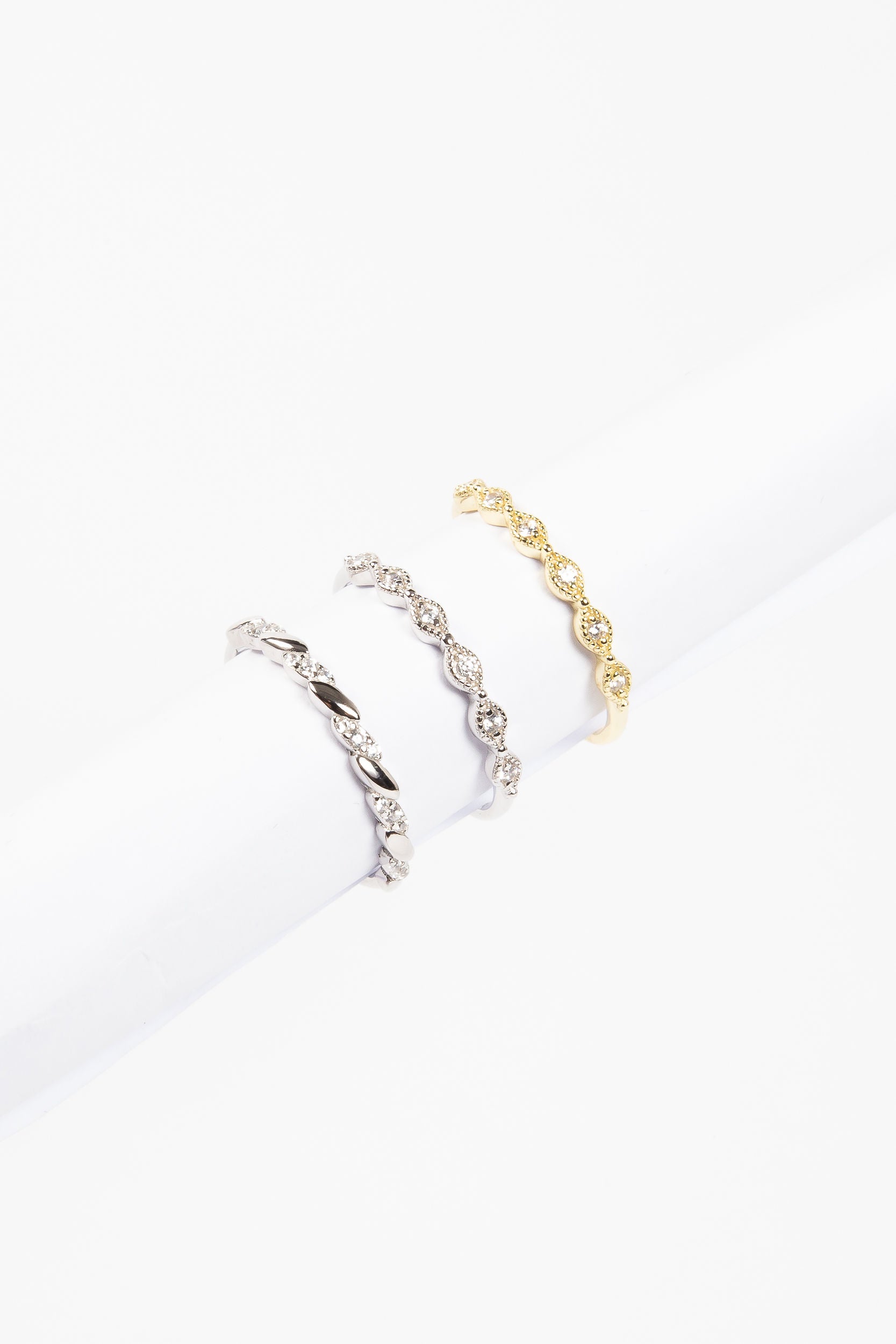 Anillo Twist CZ Goldy Skinny