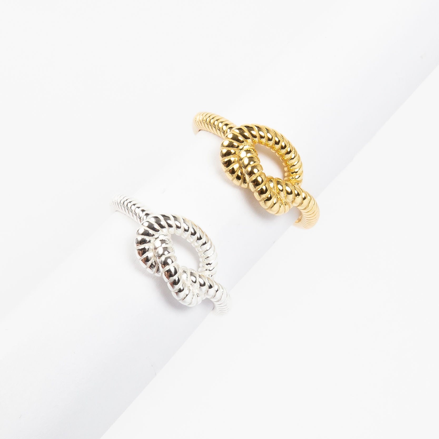 Anillo Coil Knotted Ring