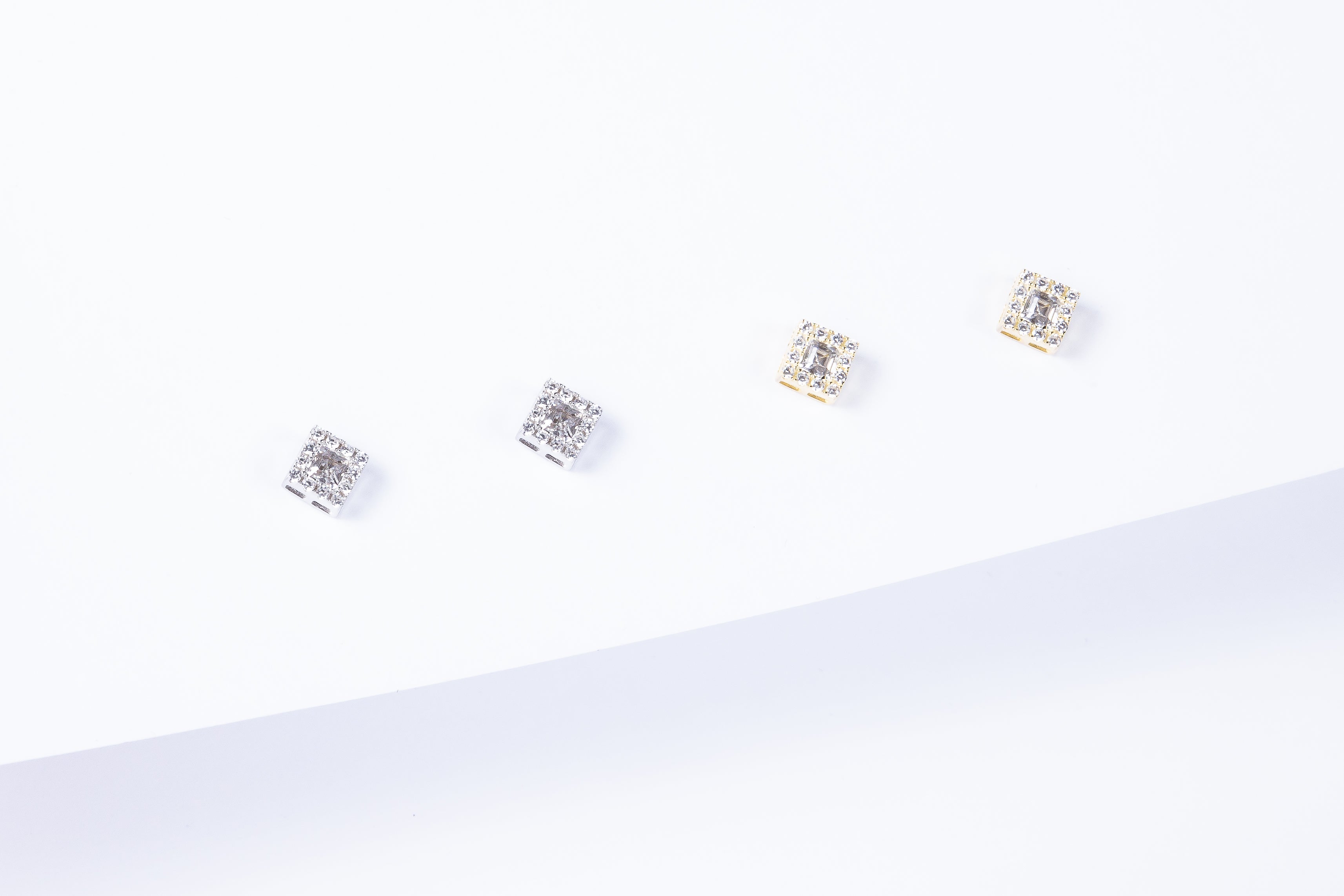 Aro Square Tiny Stud