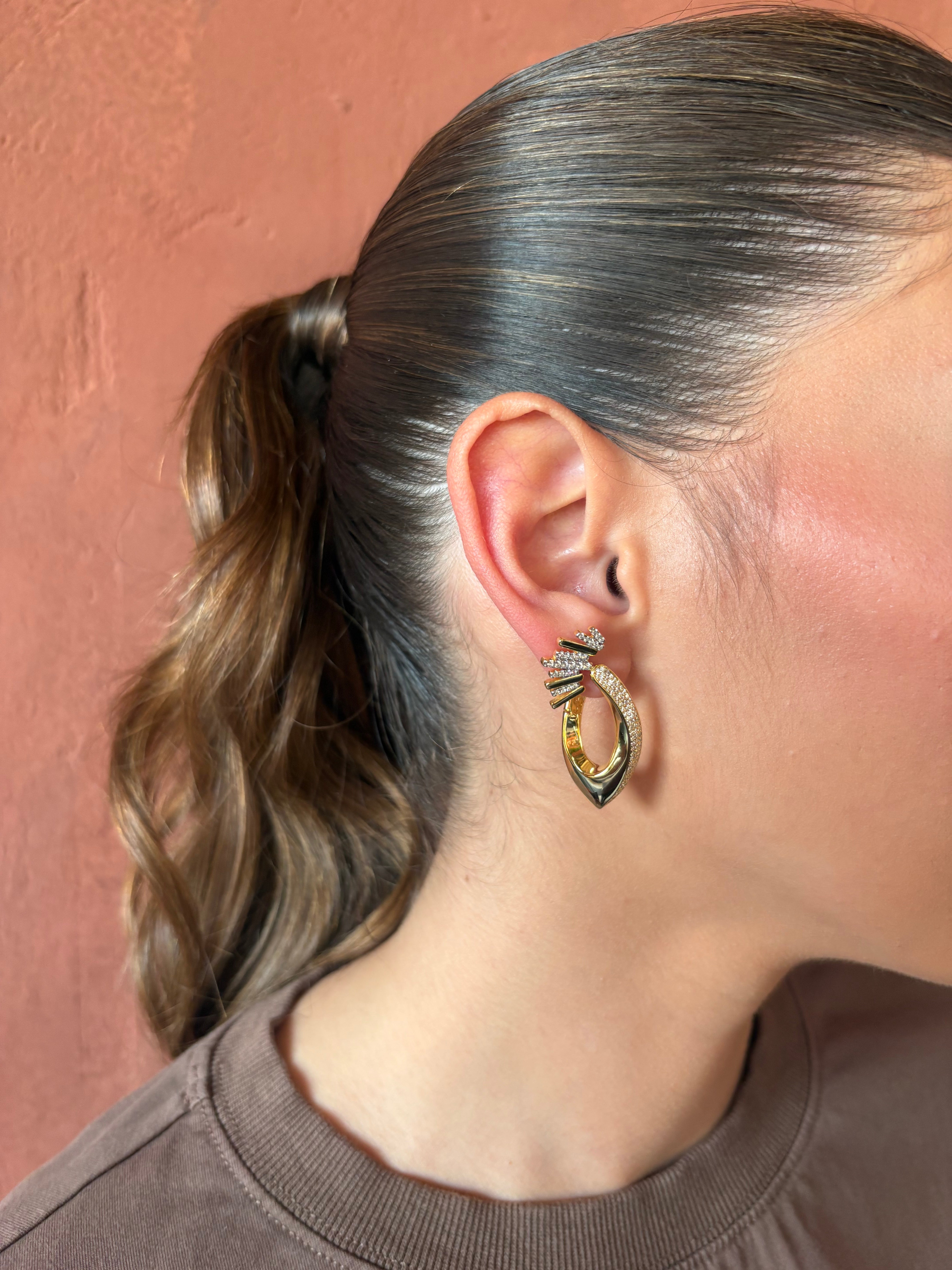 Aro Oval Sided Gran CZ Hoop