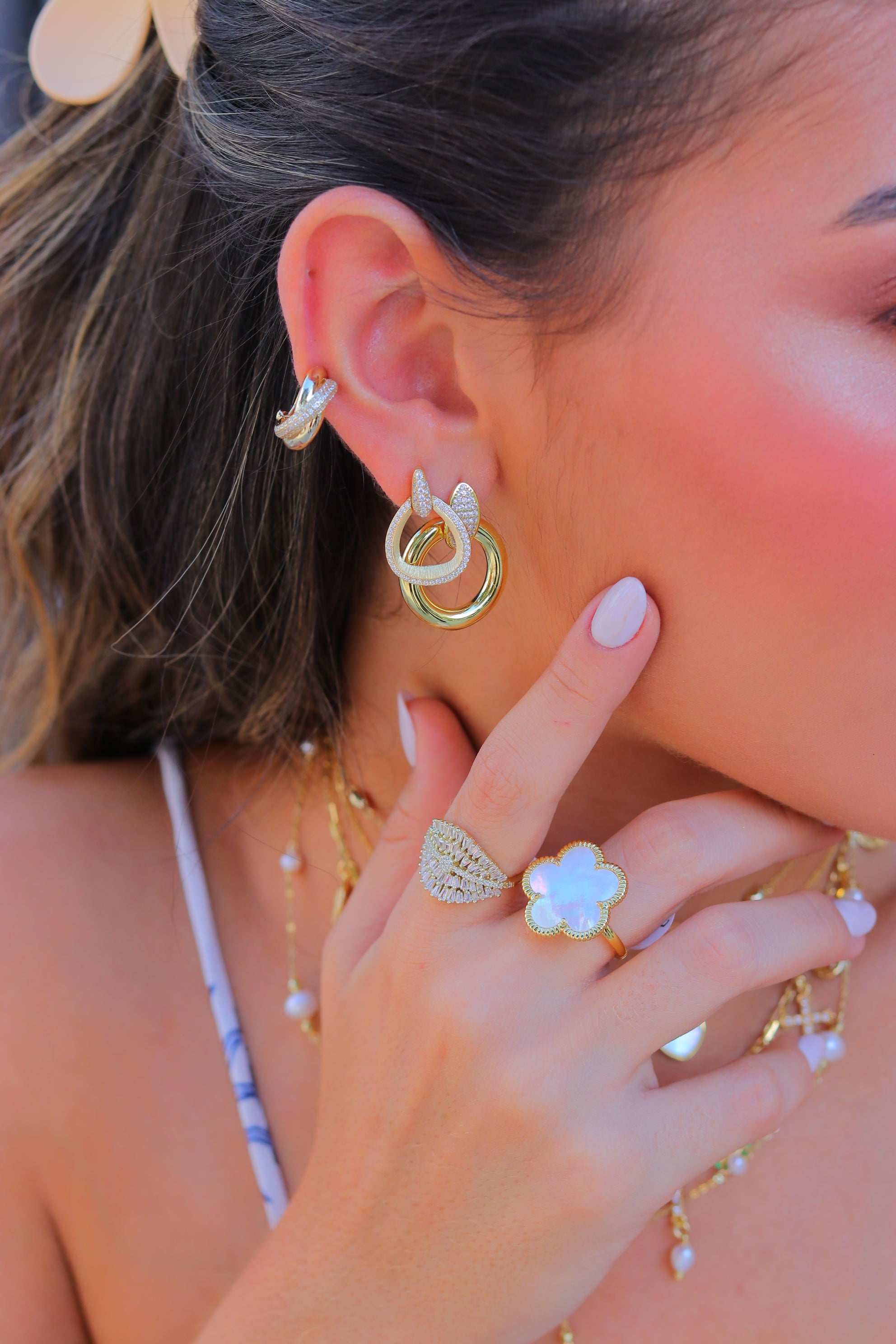 Aro Hollow Thin CZ Teardrop Stud