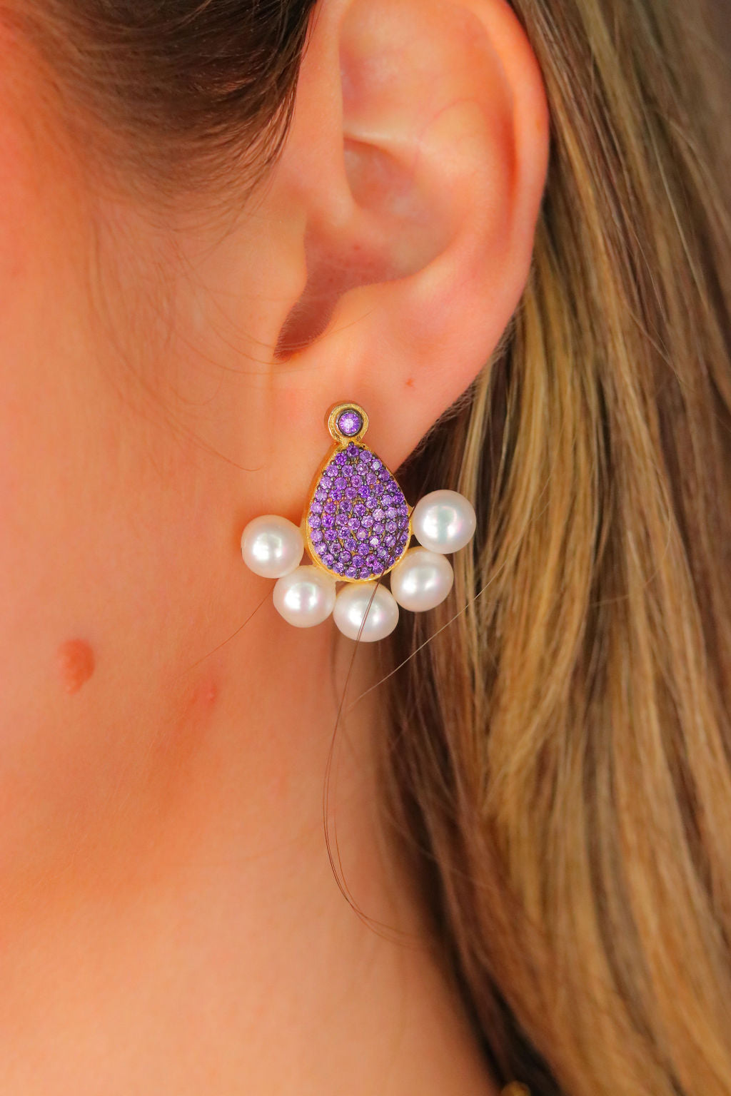 Aro Purple Pearl Stud