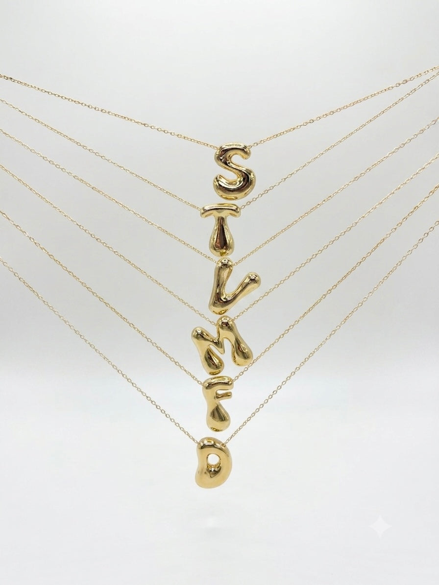 Collar Brass Gran Bubble Letter Necklace