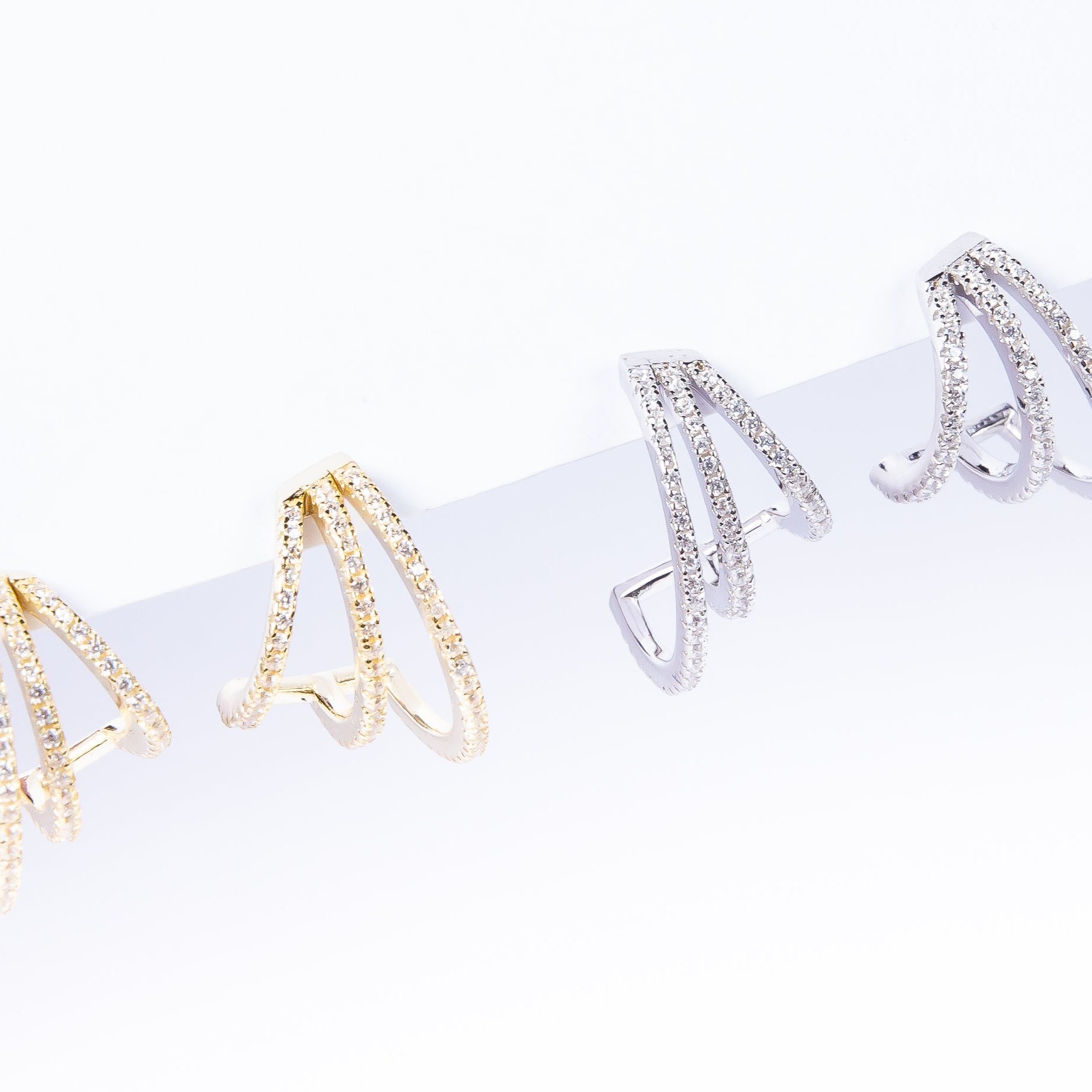 Aro 3 Cz Cage Claw Gold