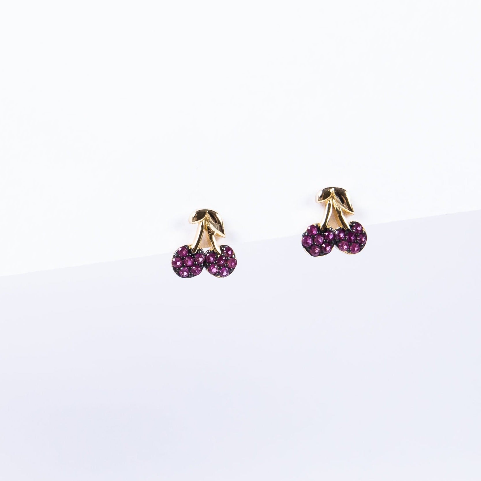 Aro Cherry Stud