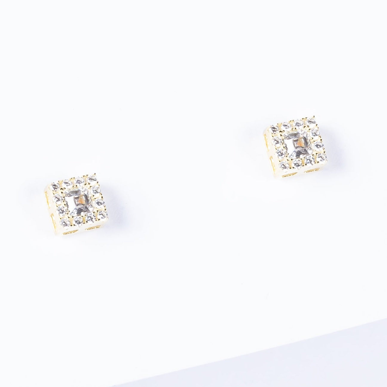 Aro Square Tiny Stud