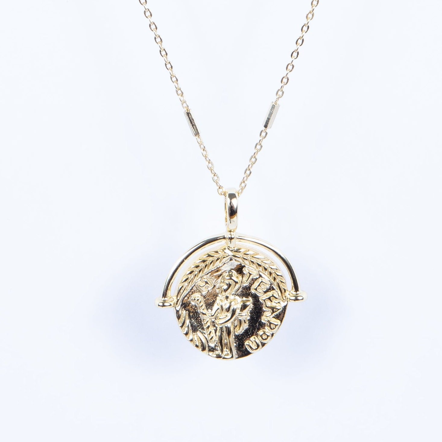 Collar Coiny Medal Choker