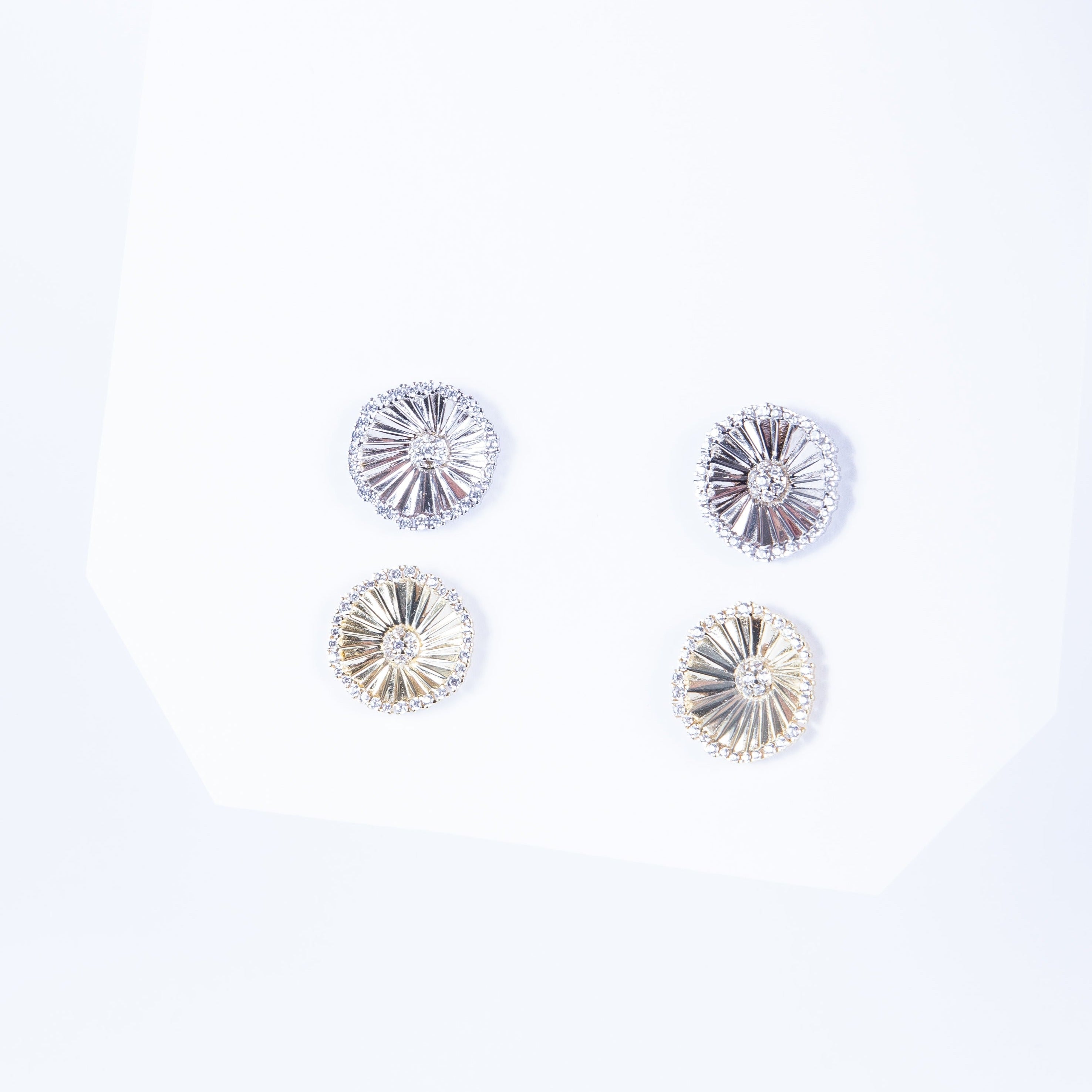 Aro Irregular Flower Mirror Stud