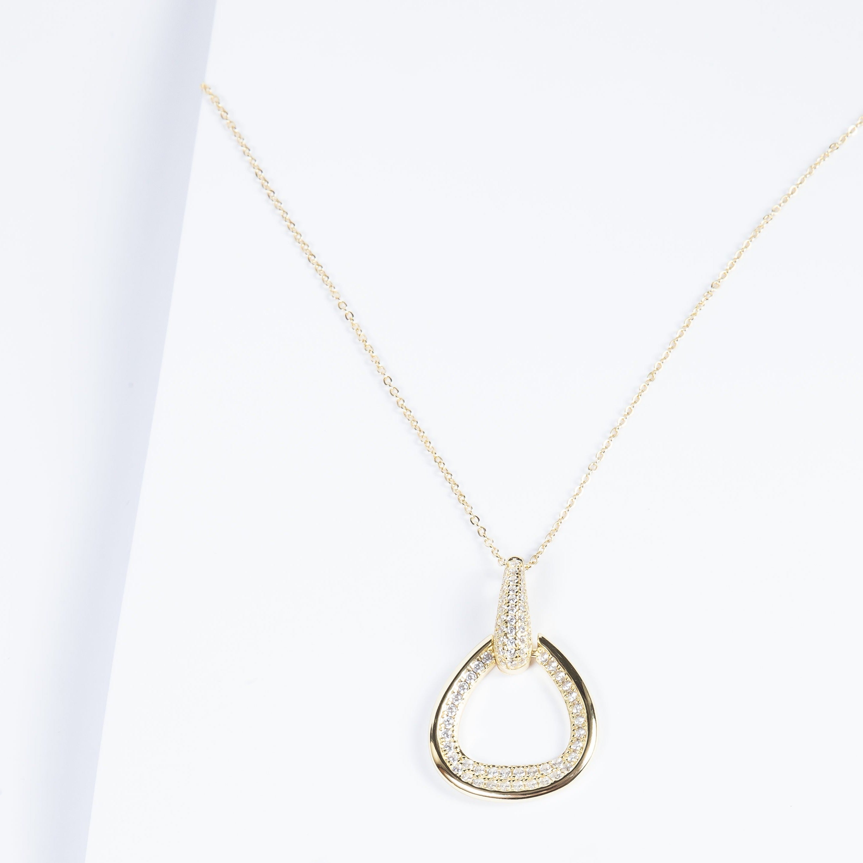 Collar Hollow CZ Teardrop Necklace