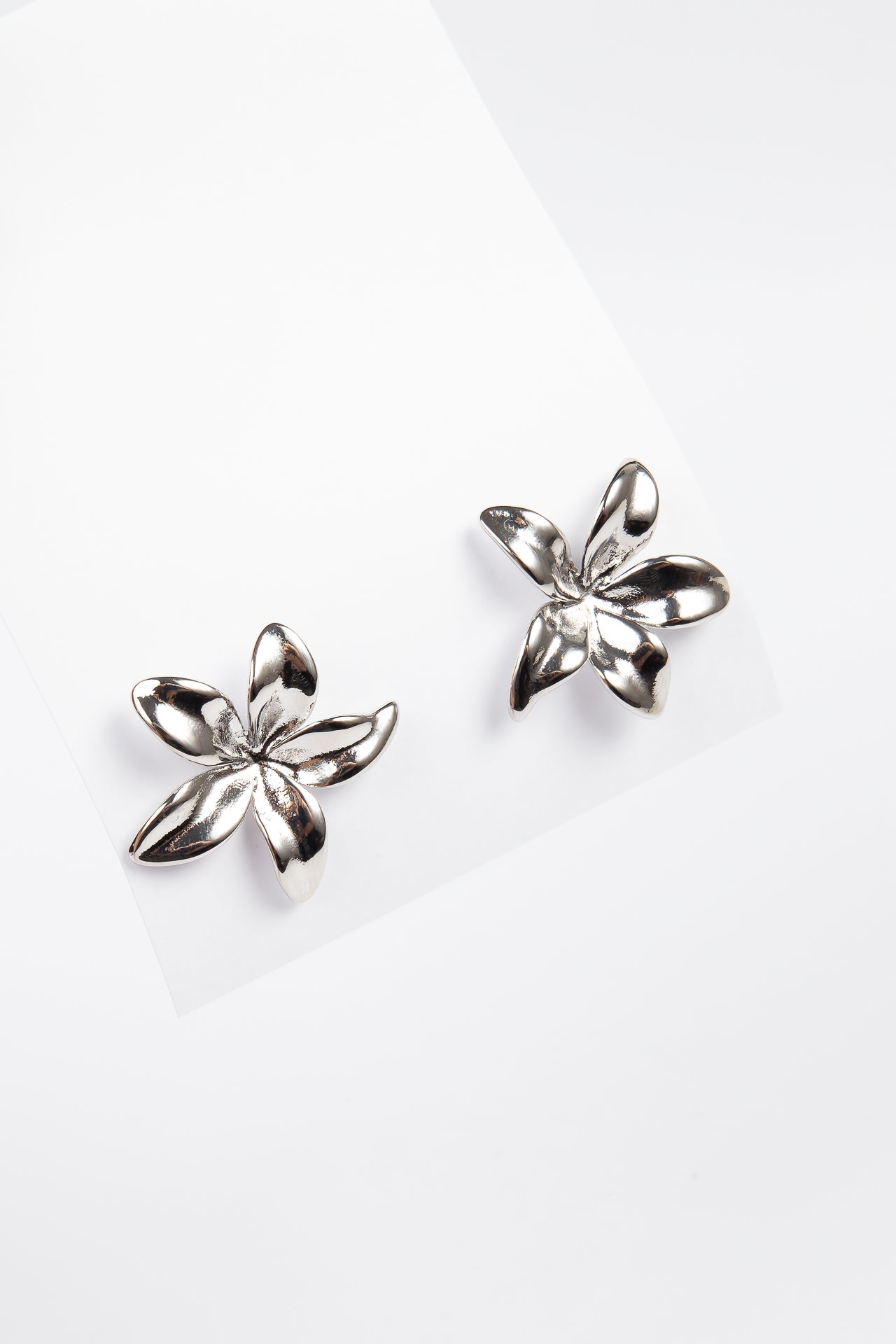Aro Brassy 5 petal Flower Stud