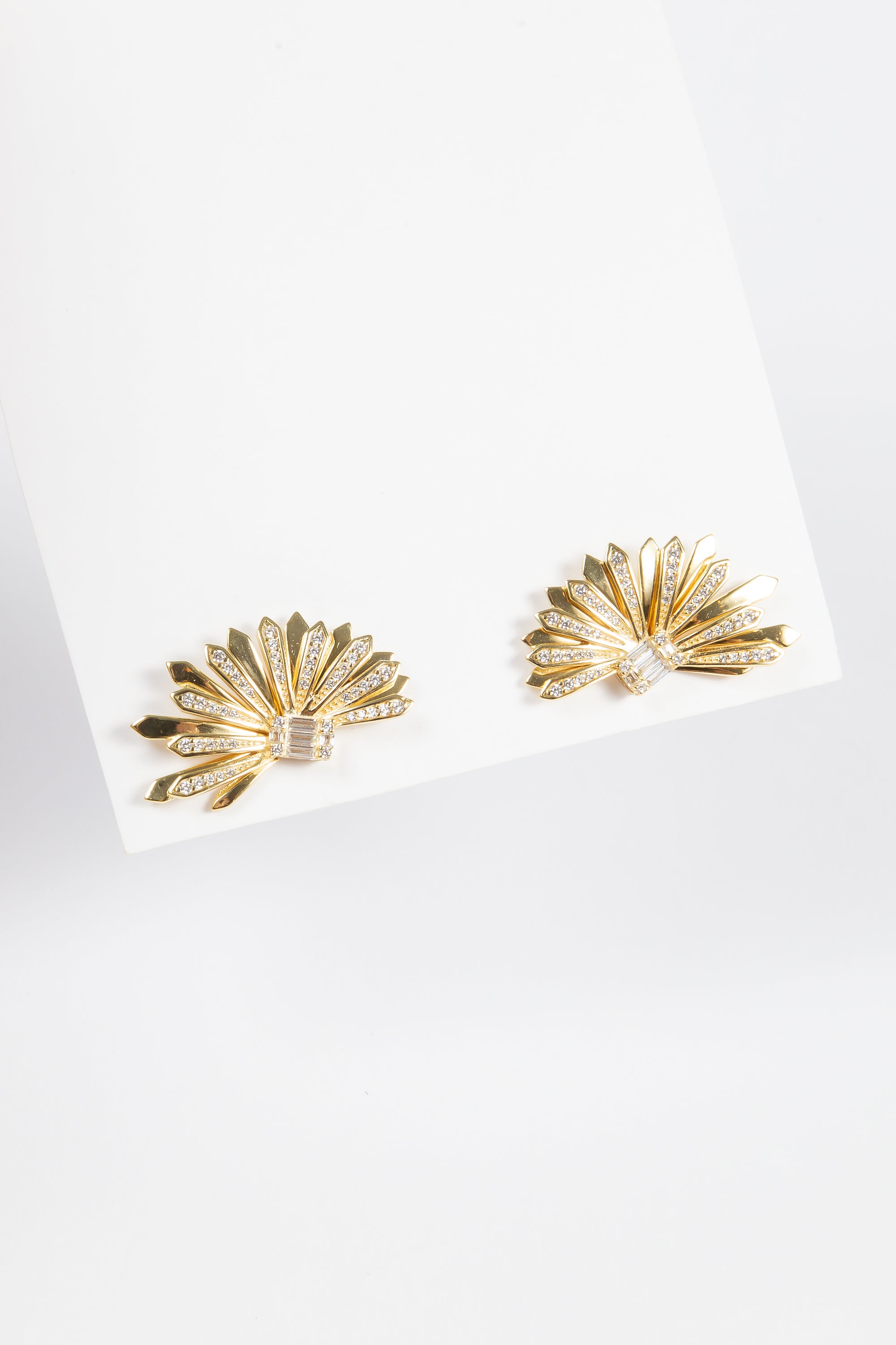 Aro HalF Shinny Daisy Gold