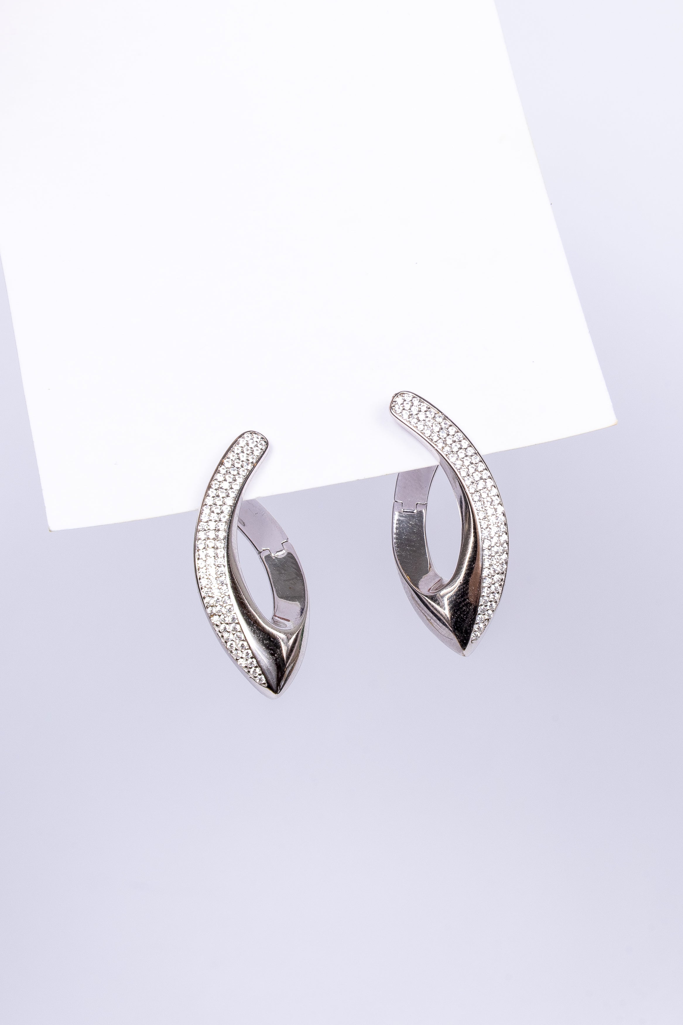 Aro Oval Sided Gran CZ Hoop