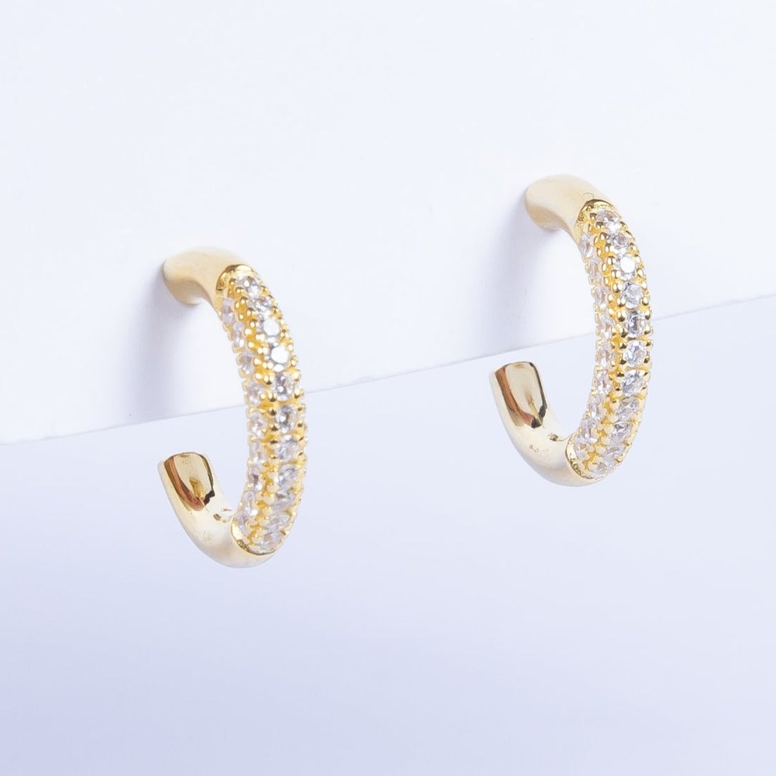 Aro CiRi Middle Cz Hoop
